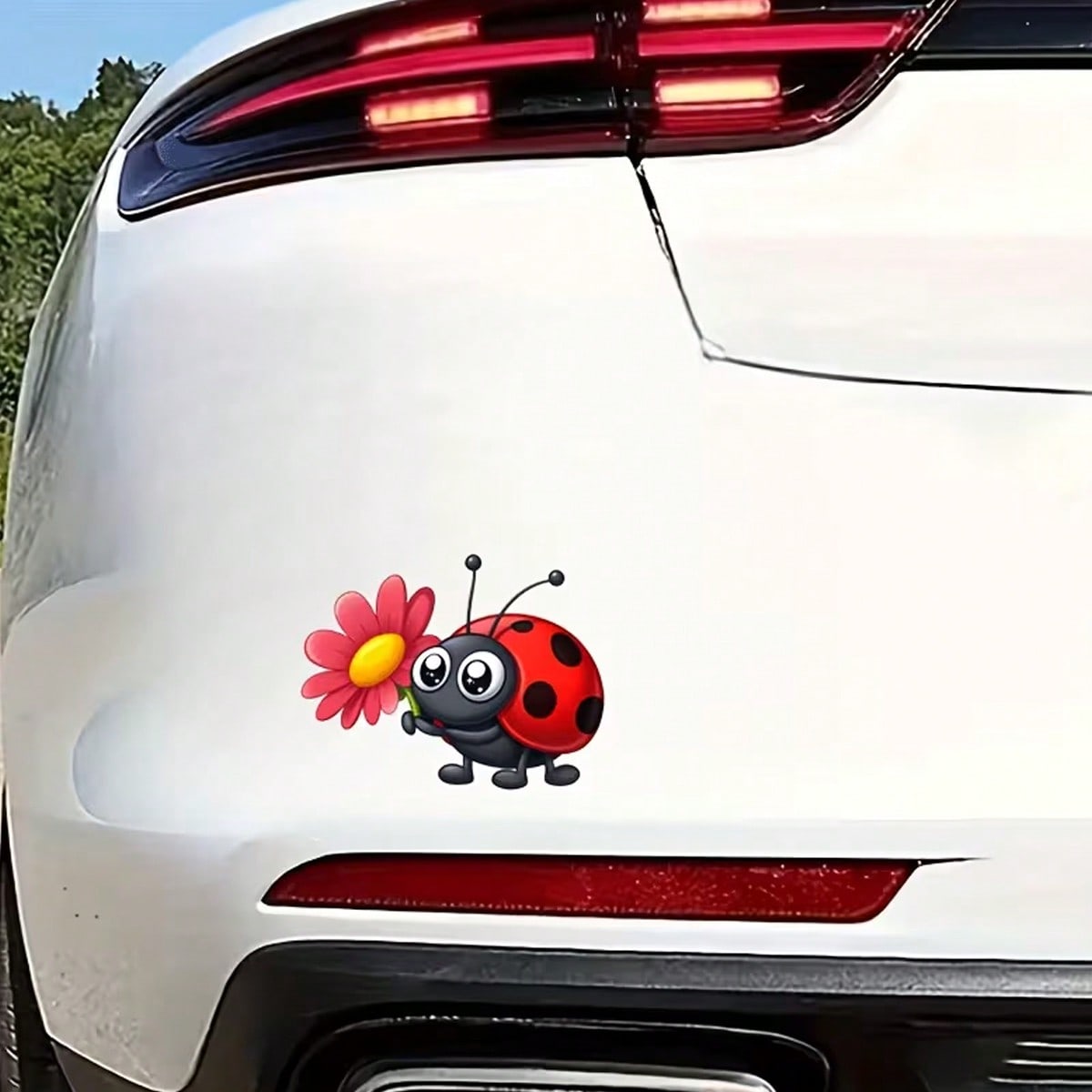1pc Natural Spirit Exquisite Ladybug Holding Flower Cartoon Decorative Stickers- Suitable For Bumpers, Cars, Refrigerators, Suitcases, Motorcycles, Racing Cars, Fishing Boats, And Laptops.