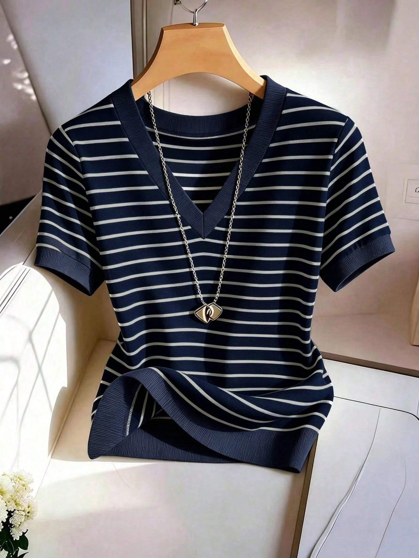 GlowEve CURVE Plus Size Women's Summer T-Shirt, Casual Beach Business Office Vacation Striped V-Neck Short Sleeve Top