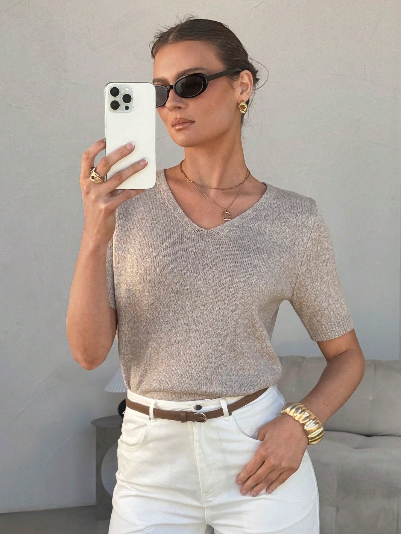 Lavishia Women's Elegant Minimalist V-Neck Short Sleeve Fancy Yarn Knit Top Suitable For Daily Wear Office Loose Casual Sleeveless Vest Summer Beige