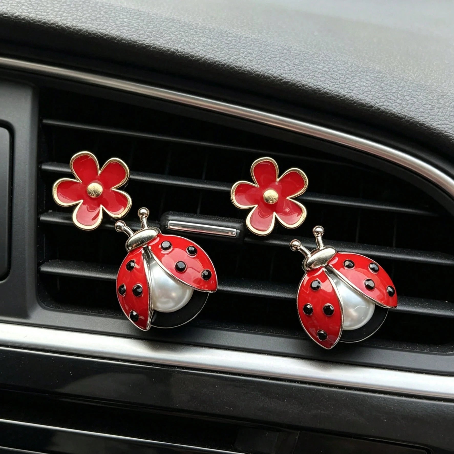 1/2/4pcs Ladybug Car Air Vent Decor, Seven-Star Bug & Daisy Car Vent Clip, Fun Insect Aroma Diffuser Clip, Without Scent Pad
