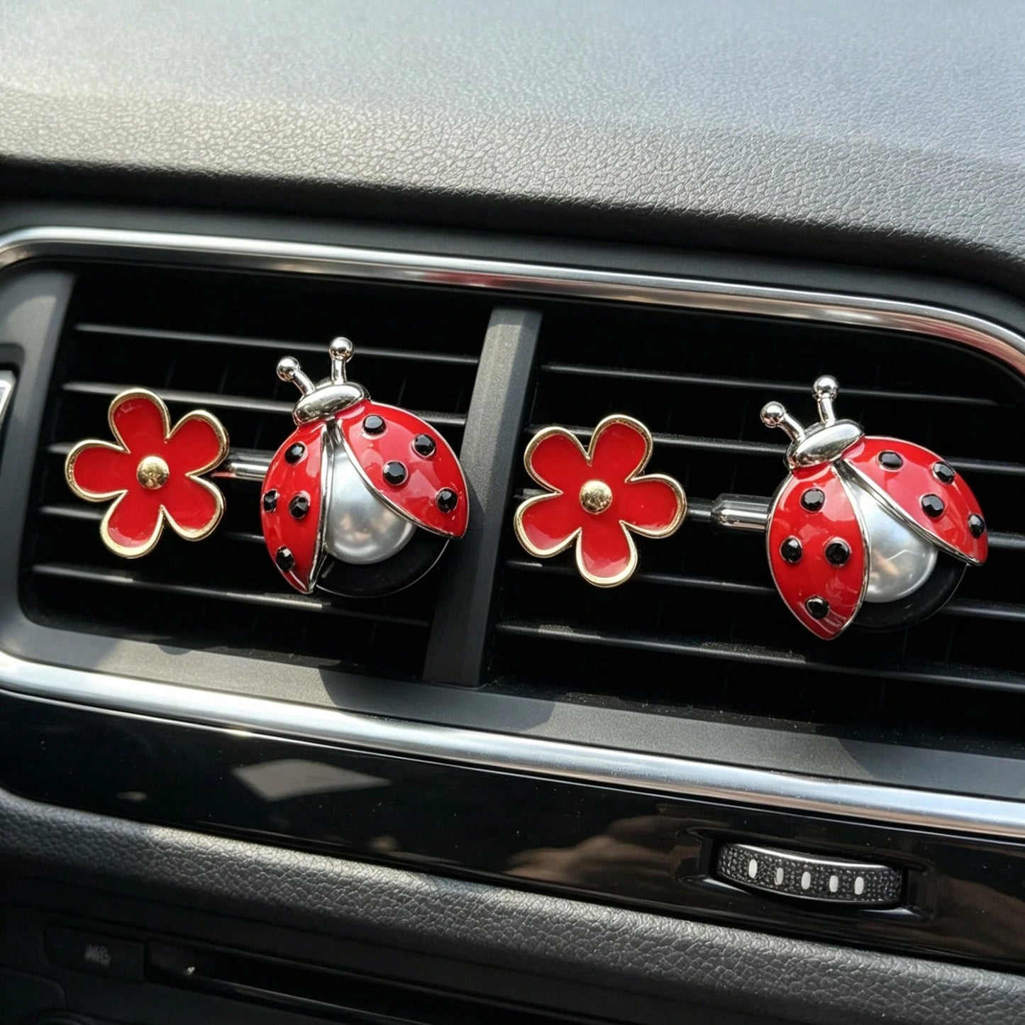 1/2/4pcs Ladybug Car Air Vent Decor, Seven-Star Bug & Daisy Car Vent Clip, Fun Insect Aroma Diffuser Clip, Without Scent Pad