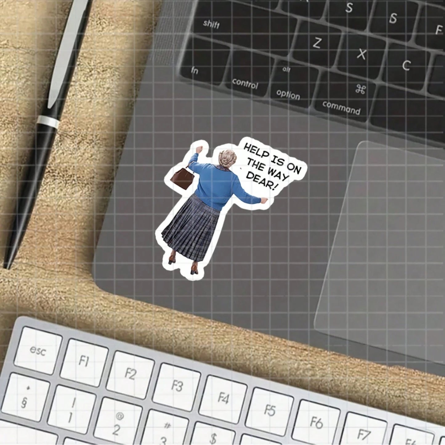 1/2/5Pcs,"Granny'S On The Way: Helpful Support Gag" Sticker,Playful Retro Elder,Suitable For Laptop, Water Bottle, Tumbler, Phone Case, Car Window, Plastic, Glass, Metal, And Ceramic Surfaces