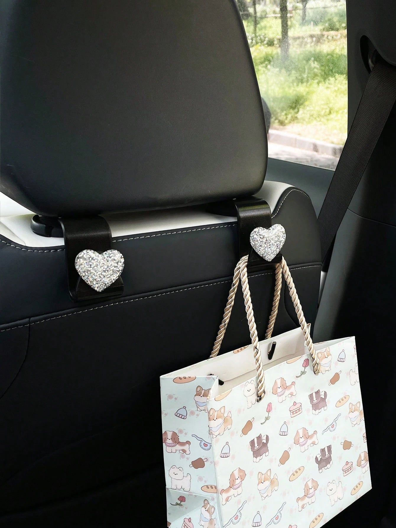 1/2pcs Heart-Shaped Car Hook Glitter Resin Accessory Decoration Car Seat Back Hook Car Interior Storage Multi-Function Car Interior Supplies