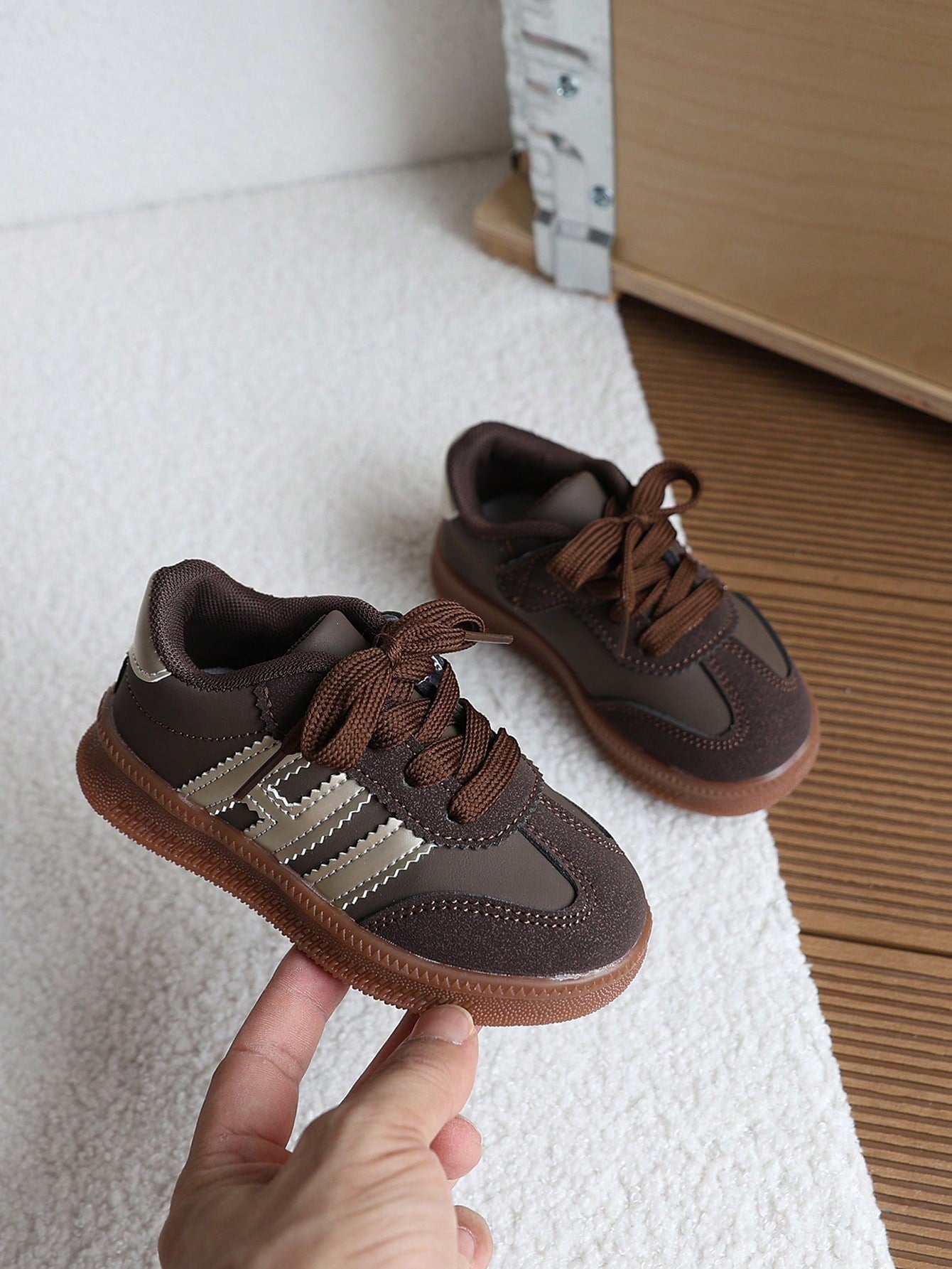 1 Pair Kids' Colorblock Training Shoes, Spring/Autumn New Soft Sole Anti-Slip Baby Sneakers