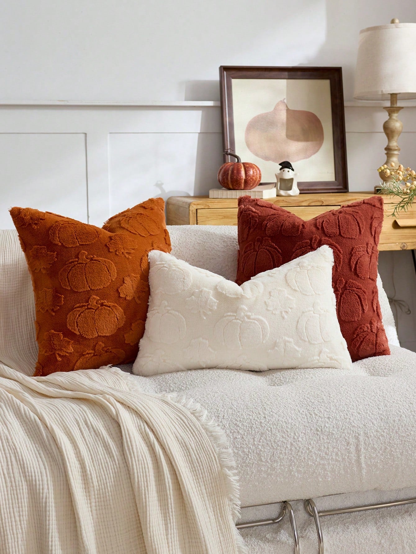 1pc/2pcs Halloween Beige Pumpkin Maple Leaf Decorative Pillow Case, Soft Faux Fur Front, Dutch Velvet Back, Square Cushion Cover, Holiday Home Decor Pillowcase, Soft Comfortable Velvet Fabric, Modern