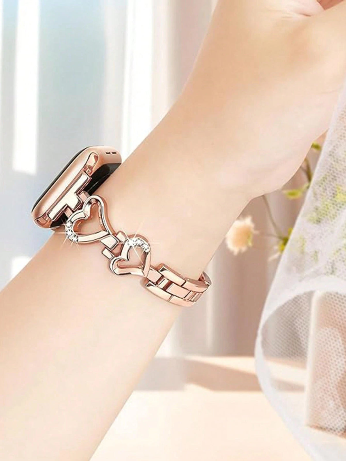 1pc 38mm/40mm/41mm/42mm/44mm/45mm/46mm/49mm Compatible Band, Rose Gold Metal Hollow Heart-Shaped Crystal Jewelry Glitter Bling Smartwatch Strap, Suitable For Women, Gifts For Girlfriend, Wife, Family