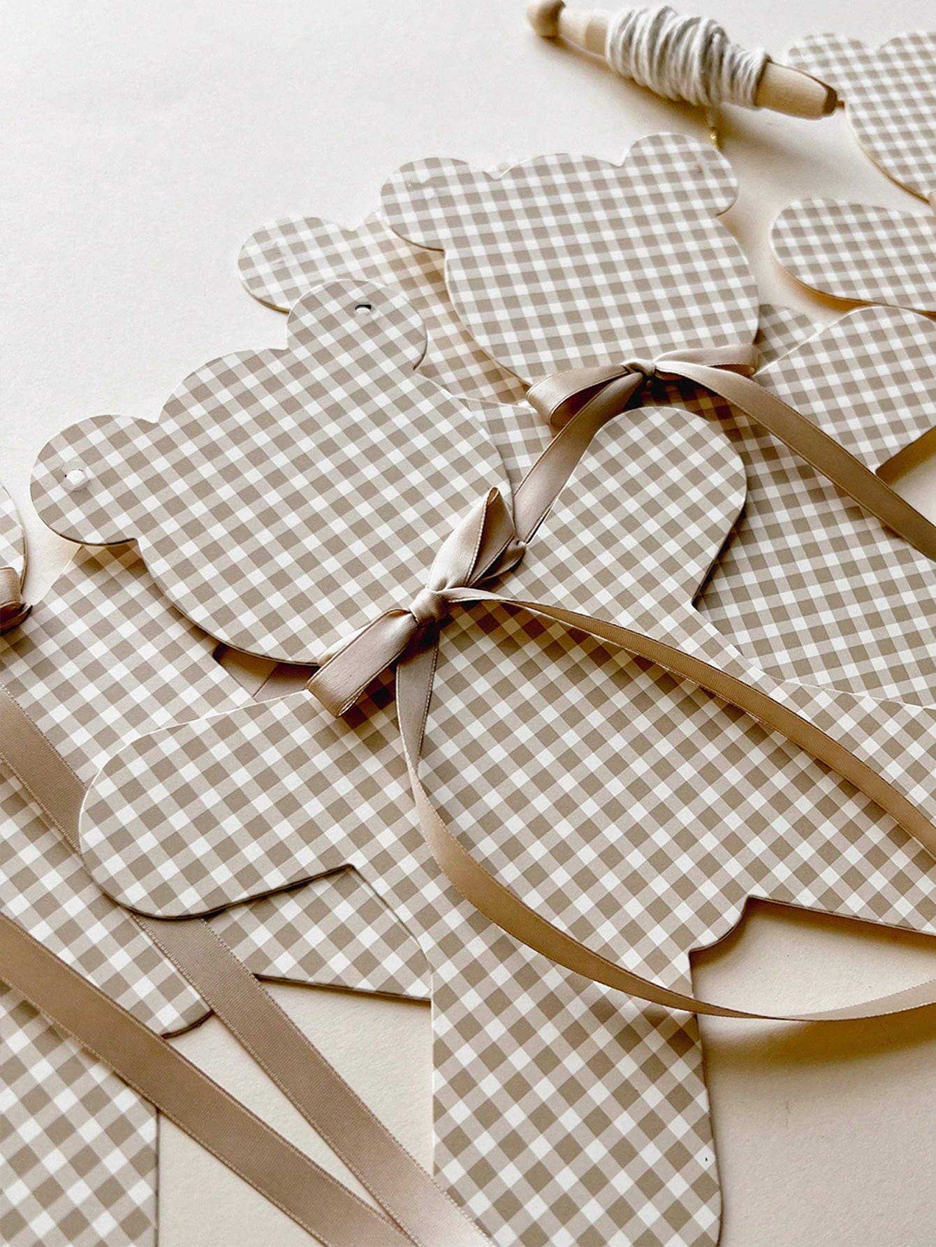 1pc Baby Party Bear Garland Banner, We Can't Wait! Neutral Boho Style Bear Baby Shower Decor, Adjustable Length Bear Banner, Bear Birthday Decoration, Nursery Decor