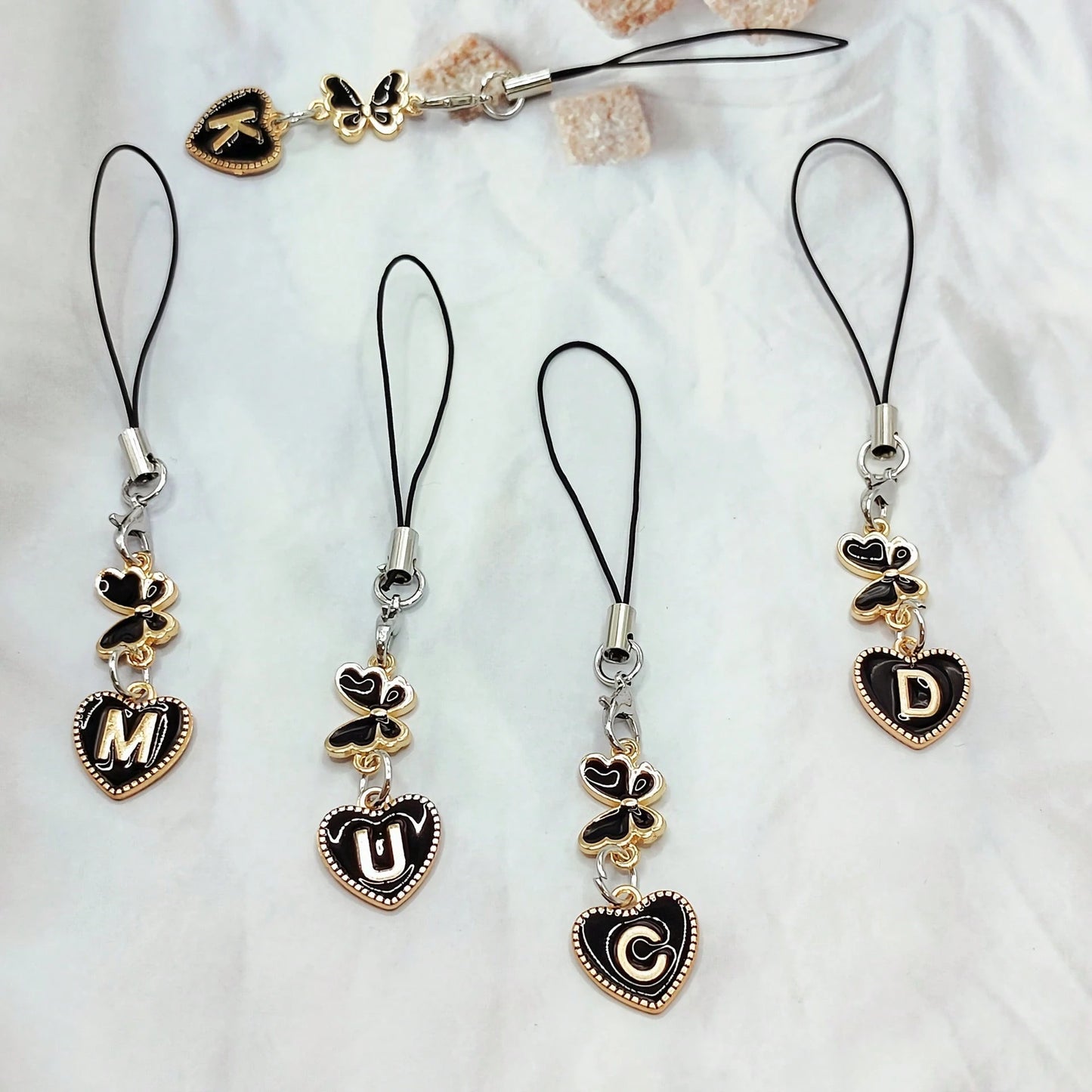 1pc Black Letter A-Z & Exquisite Butterfly Design Phone Charm- Durable Alloy Material, Suitable For Friends, Best Friends And Birthday Gifts, Applicable To Phones, Phone Charms, Best Friend Gifts, El