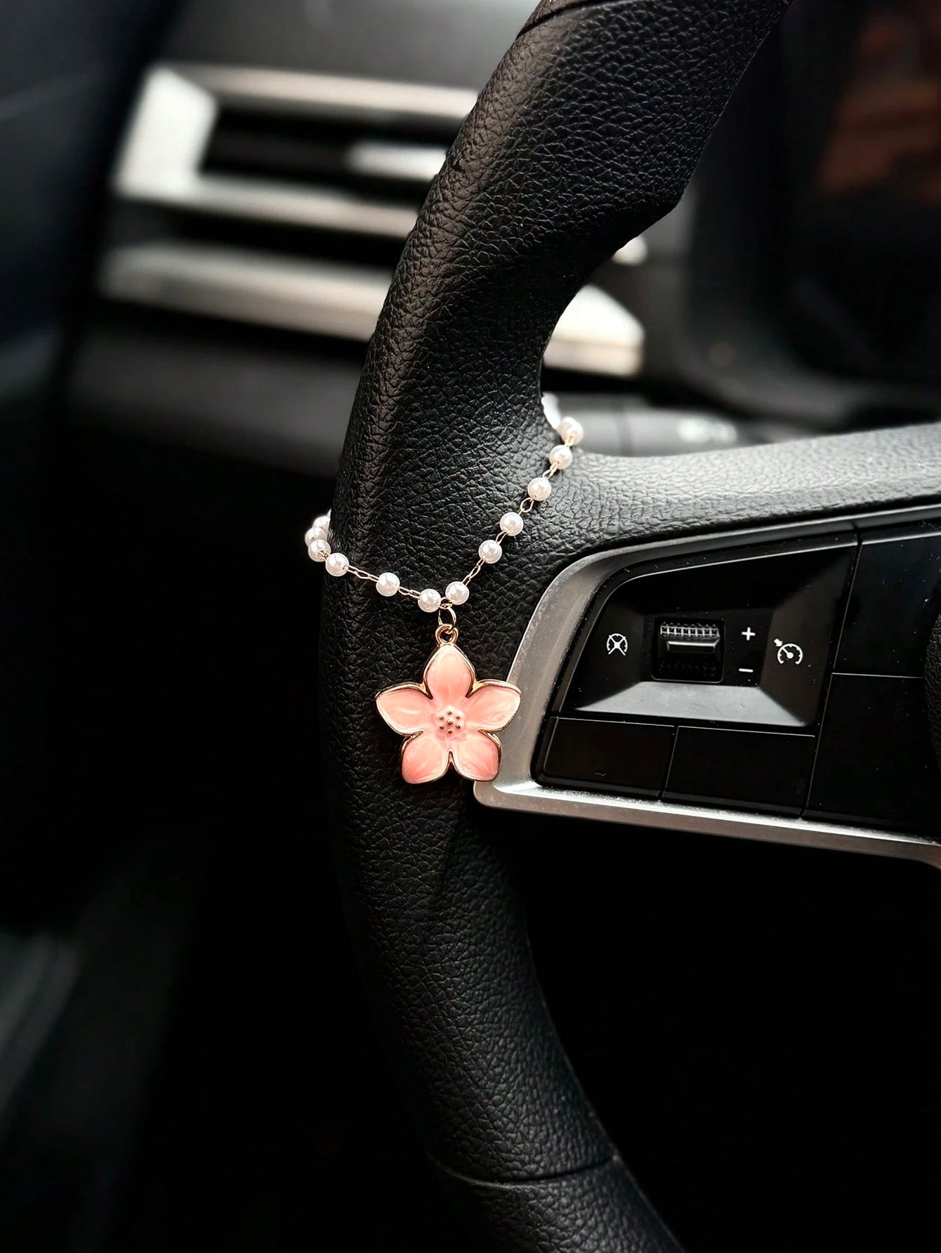 1pc Butterfly Shaped Car Steering Wheel Hanging Decor, Car Interior Accessory