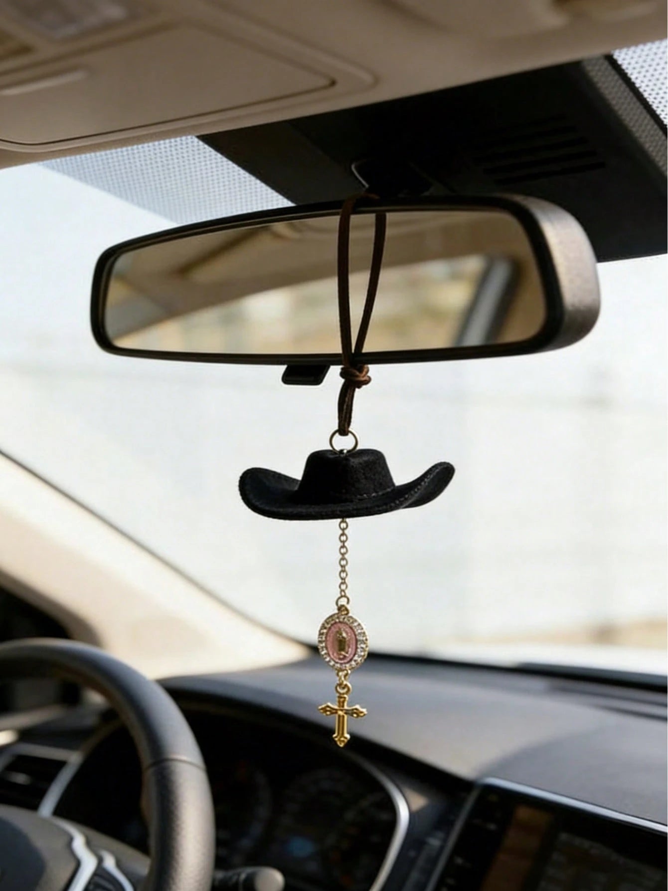 1pc Car Accessory, Interior Decoration, Car Hanging Ornament; Cowboy Hat Cross Pendant, Classic Personalized Style, Printed With "God Bless You, Thank You Lord, Hallelujah" Religious Blessing Slogan