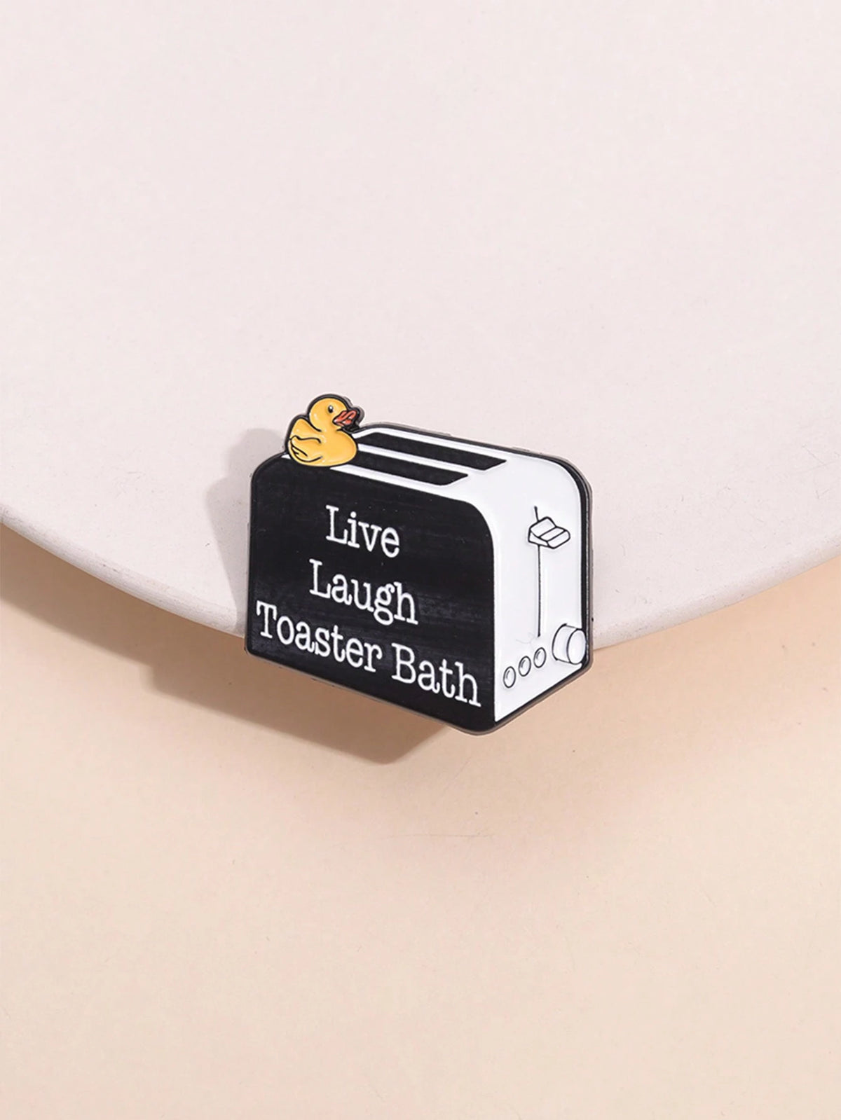 1pc Creative Live Laugh Toaster Bath Cartoon Bread Toaster Shaped Design Brooch Pin Badge For Everyday Wear, Unisex