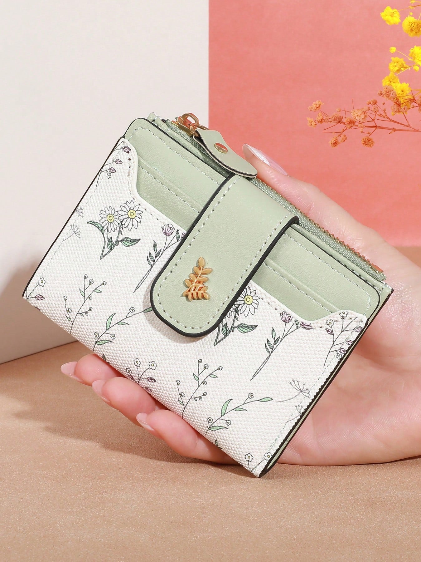 1pc Fashion Women's Small Wallet- Floral Design, Snap Closure, Ideal For Cards And Coins Wallet For Women Travel Essential Holiday Essential Teacher Gift Birthday Gift