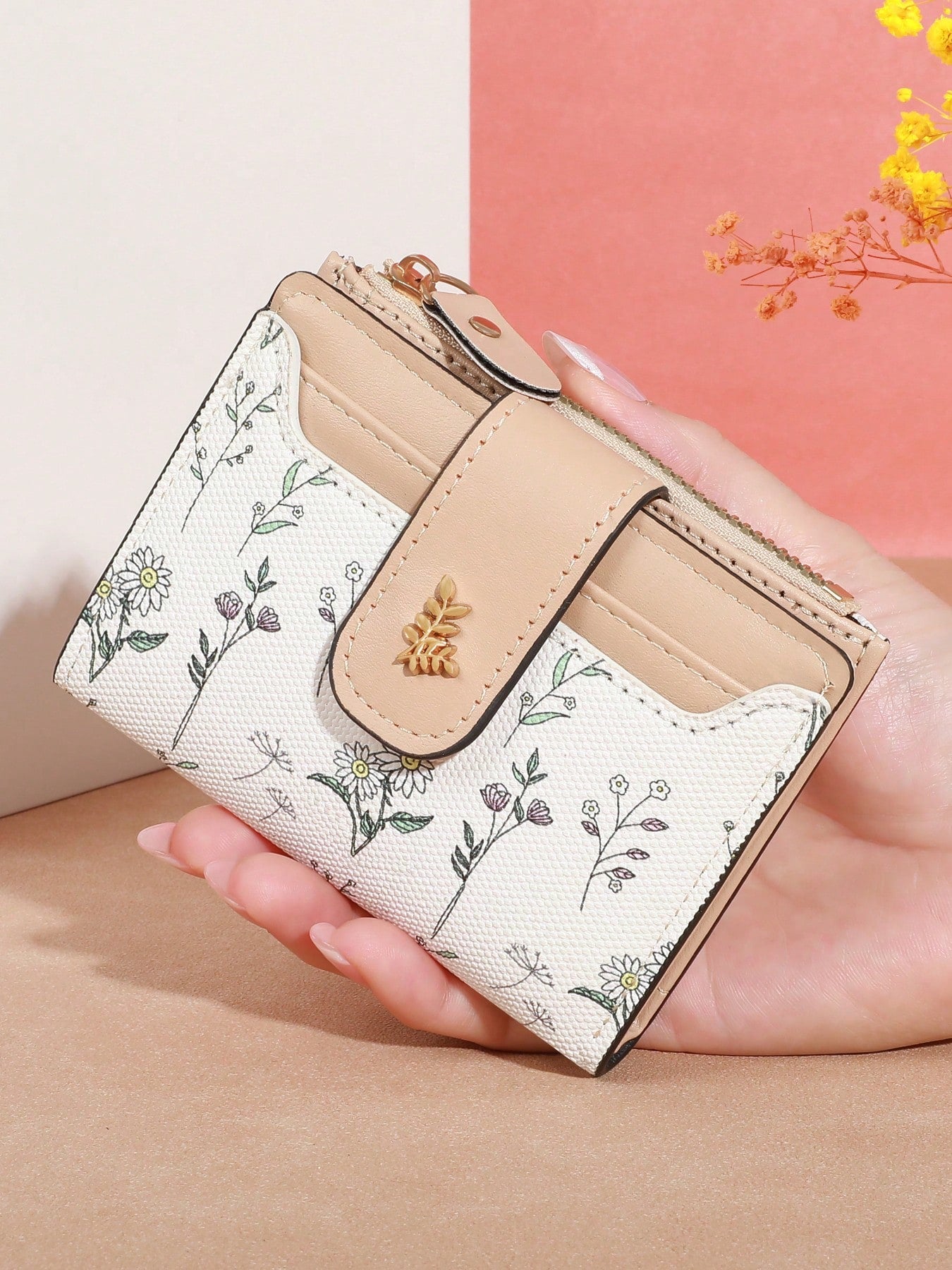 1pc Fashion Women's Small Wallet- Floral Design, Snap Closure, Ideal For Cards And Coins Wallet For Women Travel Essential Holiday Essential Teacher Gift Birthday Gift
