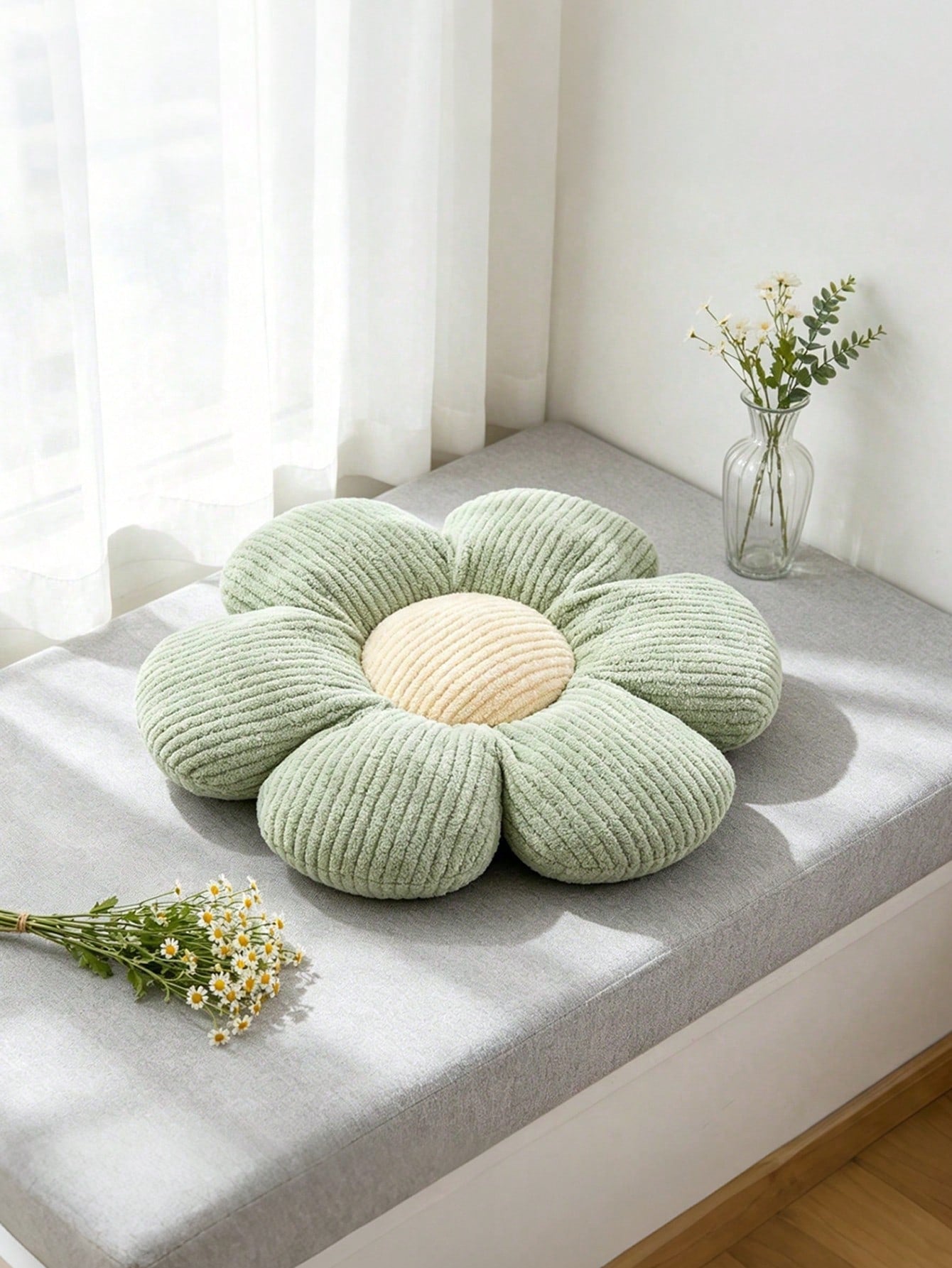 1pc Flower Shaped Throw Pillow, Decorative Cushion For Bed And Sofa, Daisy Pillow Home Decor, Bedroom Decoration, Room Decor, Daily Party, Spring Summer Pillow, Outdoor Garden Summer Cushion