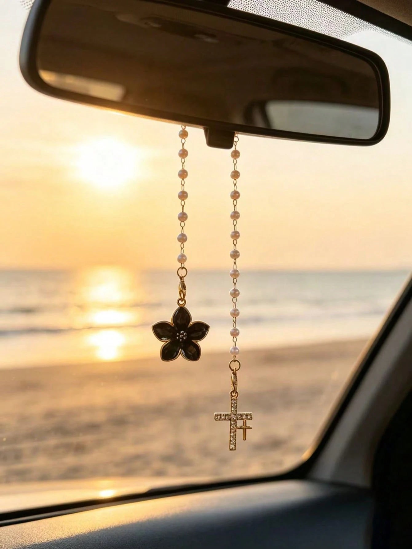1pc Gradient Pearl Oil Drop Flower Car Rearview Mirror Pendant, Rhinestone Cross Car Hanging Decor, Flower Rhinestone Cross Car Pendant, Pearl Chain Design, Universal Car Rearview Mirror Interior Deco