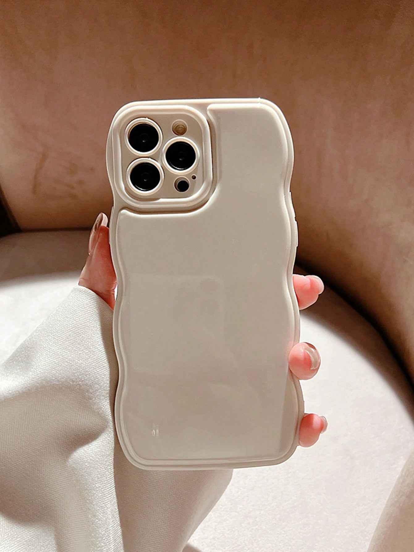 1pc GUCADI Autumn/Winter Season Mulberry Red Solid Color Wavy Edge Phone Case Compatible With Apple IPhone 16/15/14/13/12/11 Series