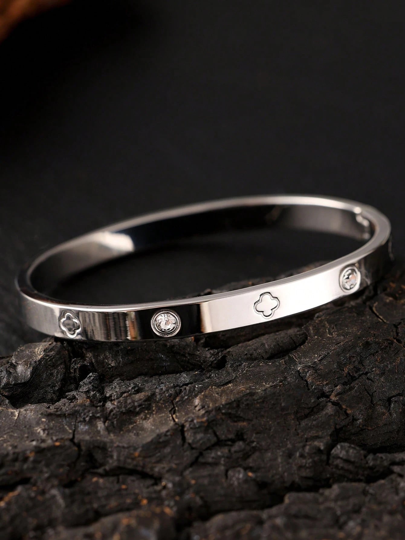 1pc Hip-Hop Fashion Stainless Steel Men's Bracelet, Four-Leaf Flower Steel Color Men's Bracelet, Men's Back To School Season Commute Hip-Hop Jewelry