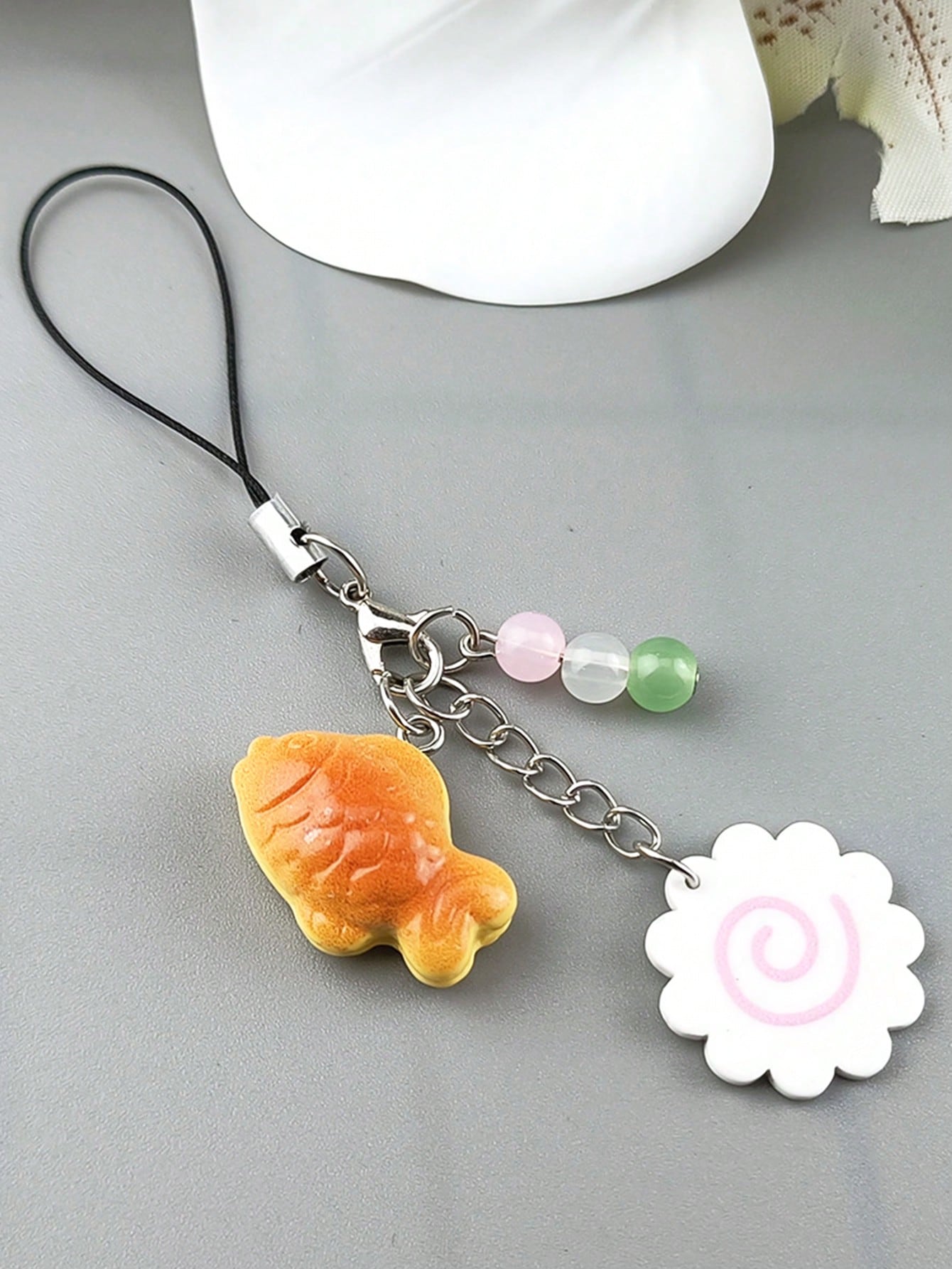 1pc Japanese Fish-Shaped Dessert Handmade Beaded Phone Charm, Pendant, Keychain, Bag Accessory, Compatible With Apple IPods Pro Bluetooth Earphone Case, Holiday Gift (Women's)