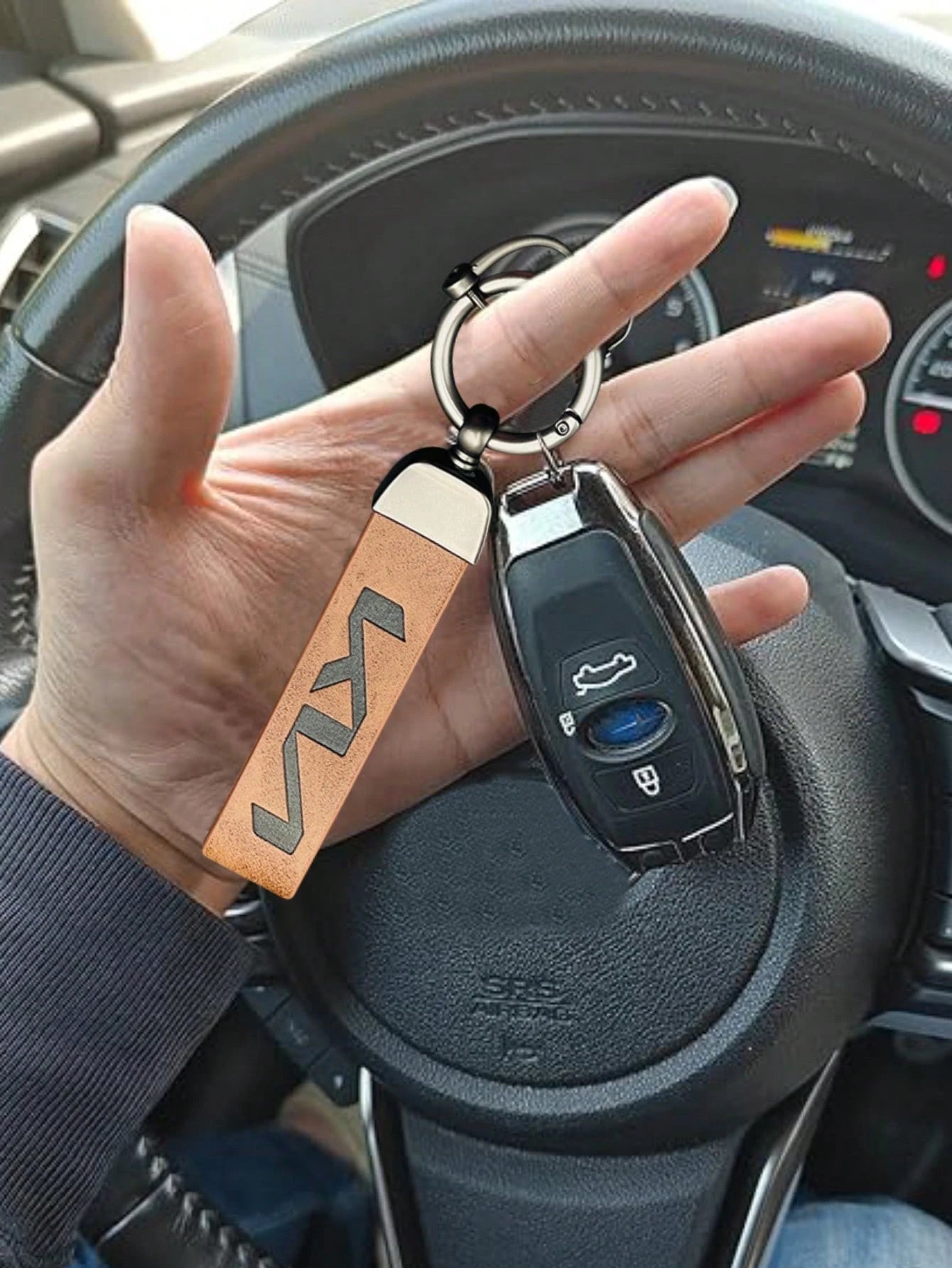1pc Kia Car Key Chain- Vintage Leather & Zinc Alloy Horseshoe Design With Kia Logo, Mini Screwdriver Tool, Universal Fit For Kia Ceed, Sportage, Picanto, Cerato, Seltos, Soul, Rio 3/4/5 (2020-2021)