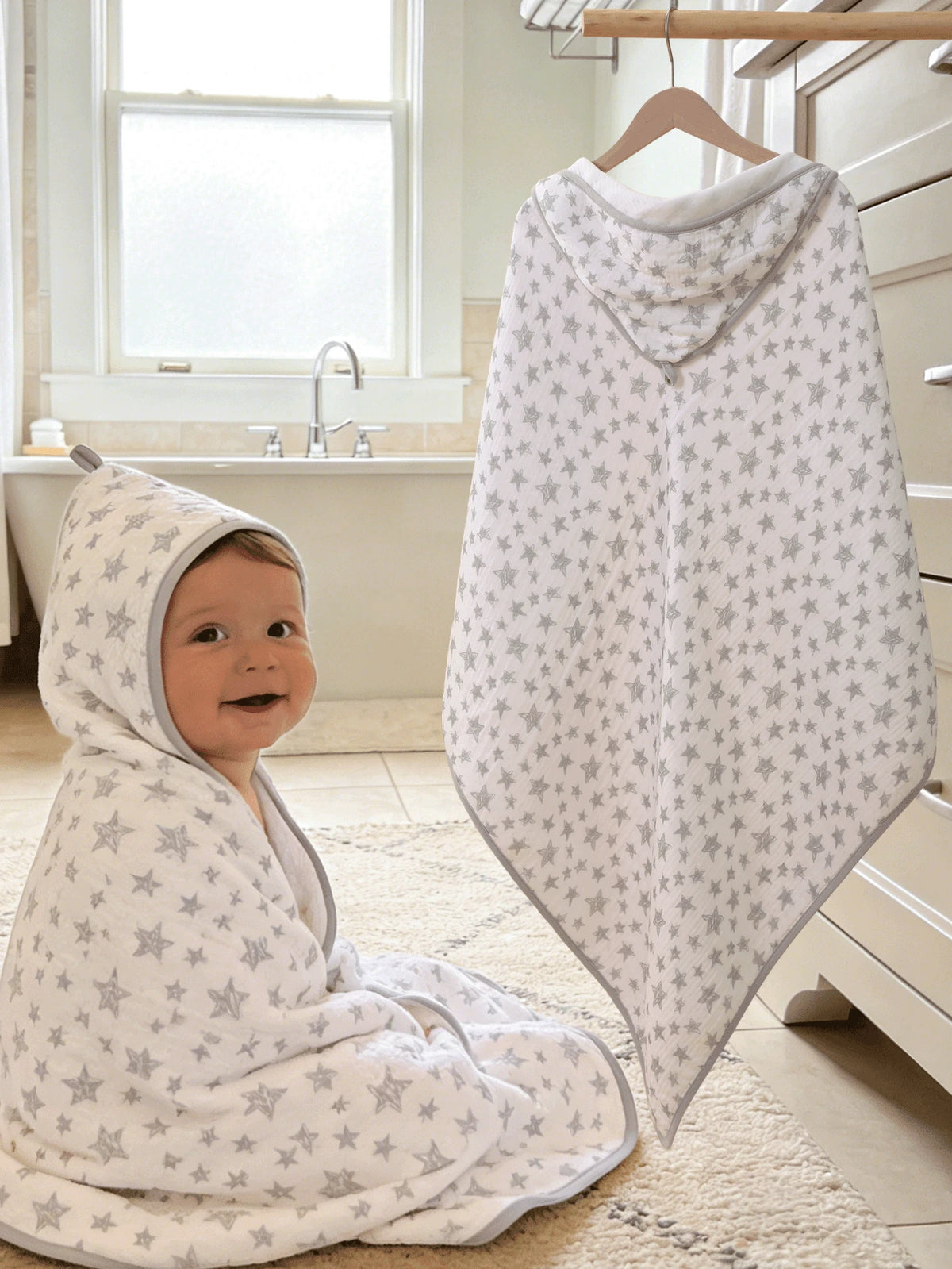 1pc Lightweight Hooded Baby Bath Towel, Cute Print, Soft & Skin-Friendly, Suitable For All Seasons, For Infants And Toddlers