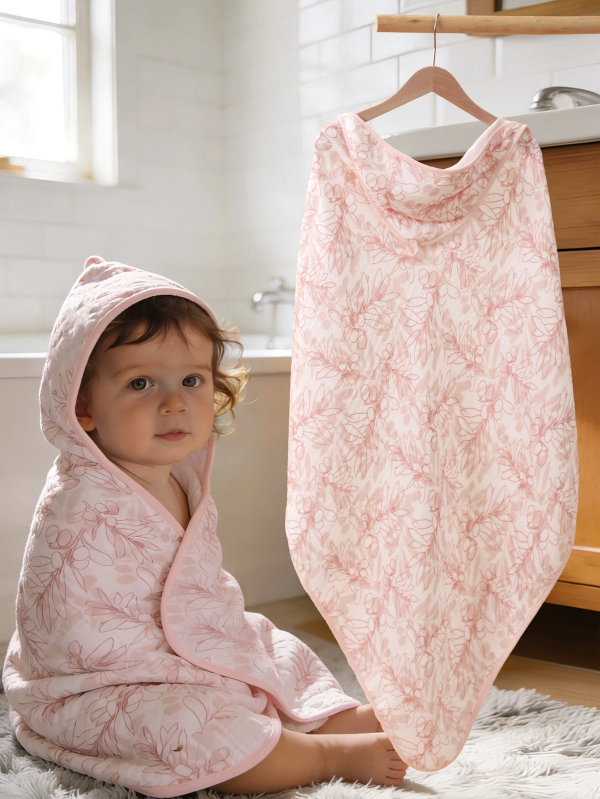 1pc Lightweight Hooded Baby Bath Towel, Cute Print, Soft & Skin-Friendly, Suitable For All Seasons, For Infants And Toddlers