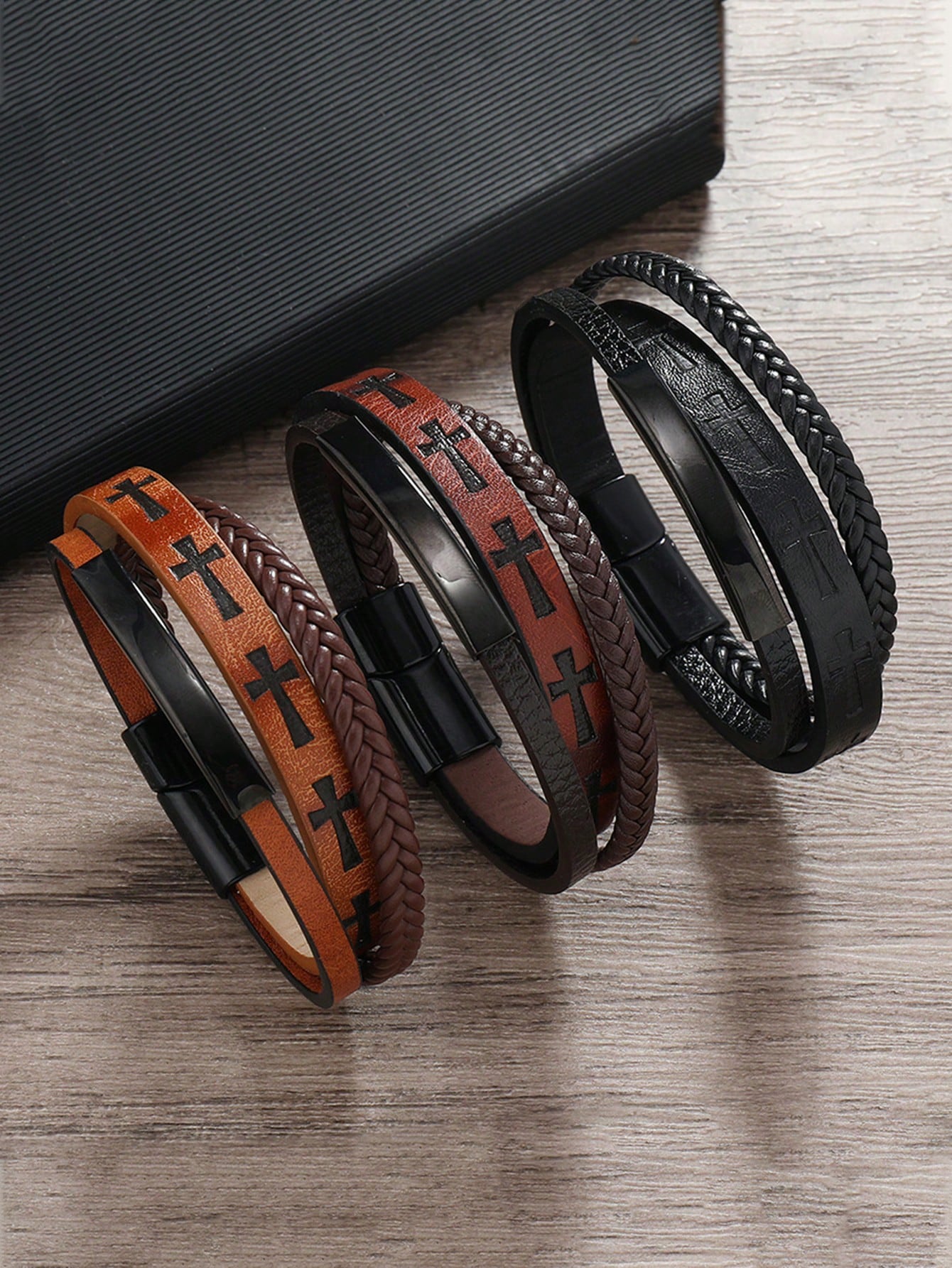 1pc Men's Fashion PU Leather Cross Magnetic Buckle Vintage Minimalist Braided Leather Bracelet- Father's Day, Birthday, Anniversary Gift Accessory