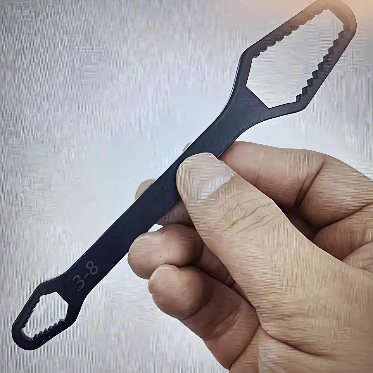 1pc Multi-Function Black Torx Wrench- Adjustable Self-Tightening Head Wrench With 3-17mm Aperture, 5mm Thick Durable Design And Portable Handle, Suitable For Car Repair And Home DIY Projects