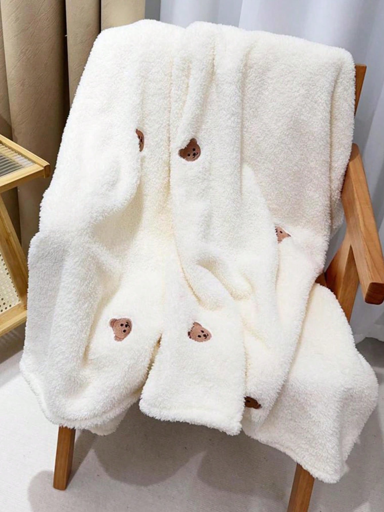 1pc Newborn Baby Blanket, Cute Cartoon Bear Embroidered Pattern, Soft & Comfortable, Suitable For Infant Outdoor Use, Autumn/Winter
