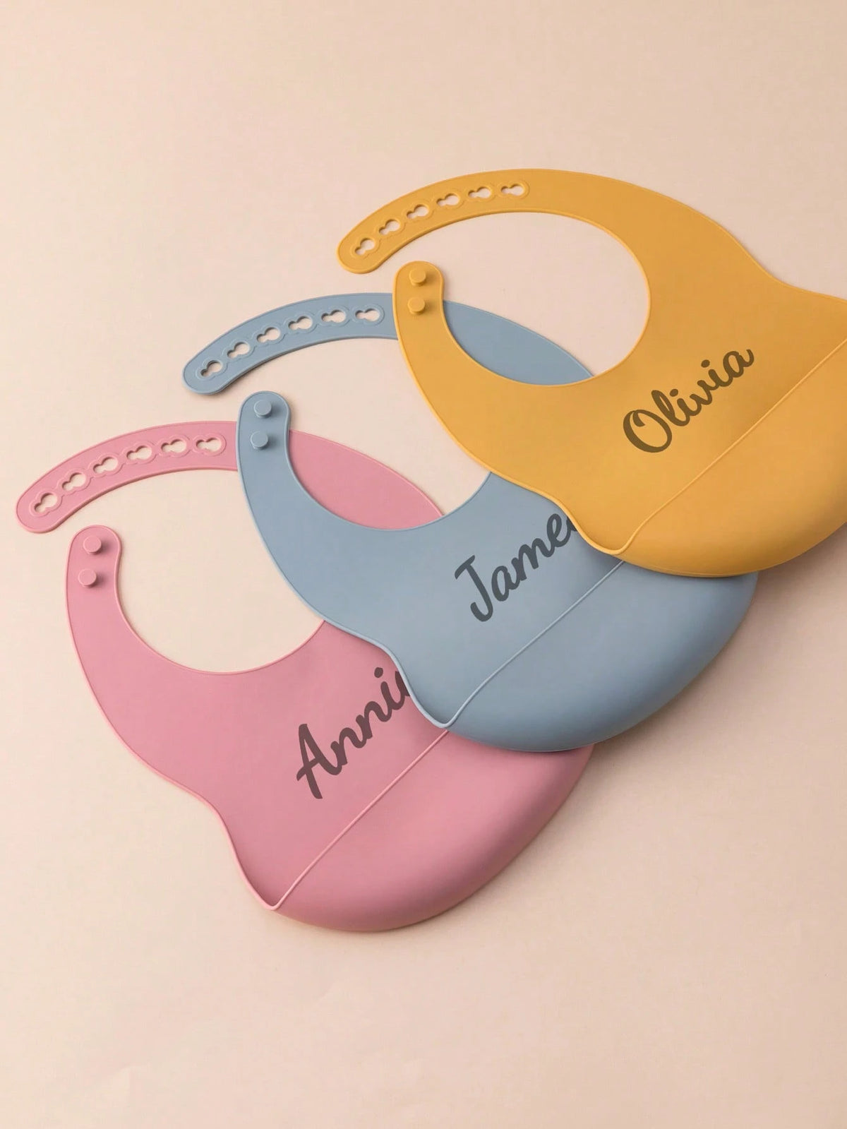 1pc Personalized Name Baby Silicone Bibs, Solid Color Portable Adjustable Waterproof Bibs, Print On Demand Baby Feeding Essentials, Baby Shower Gift