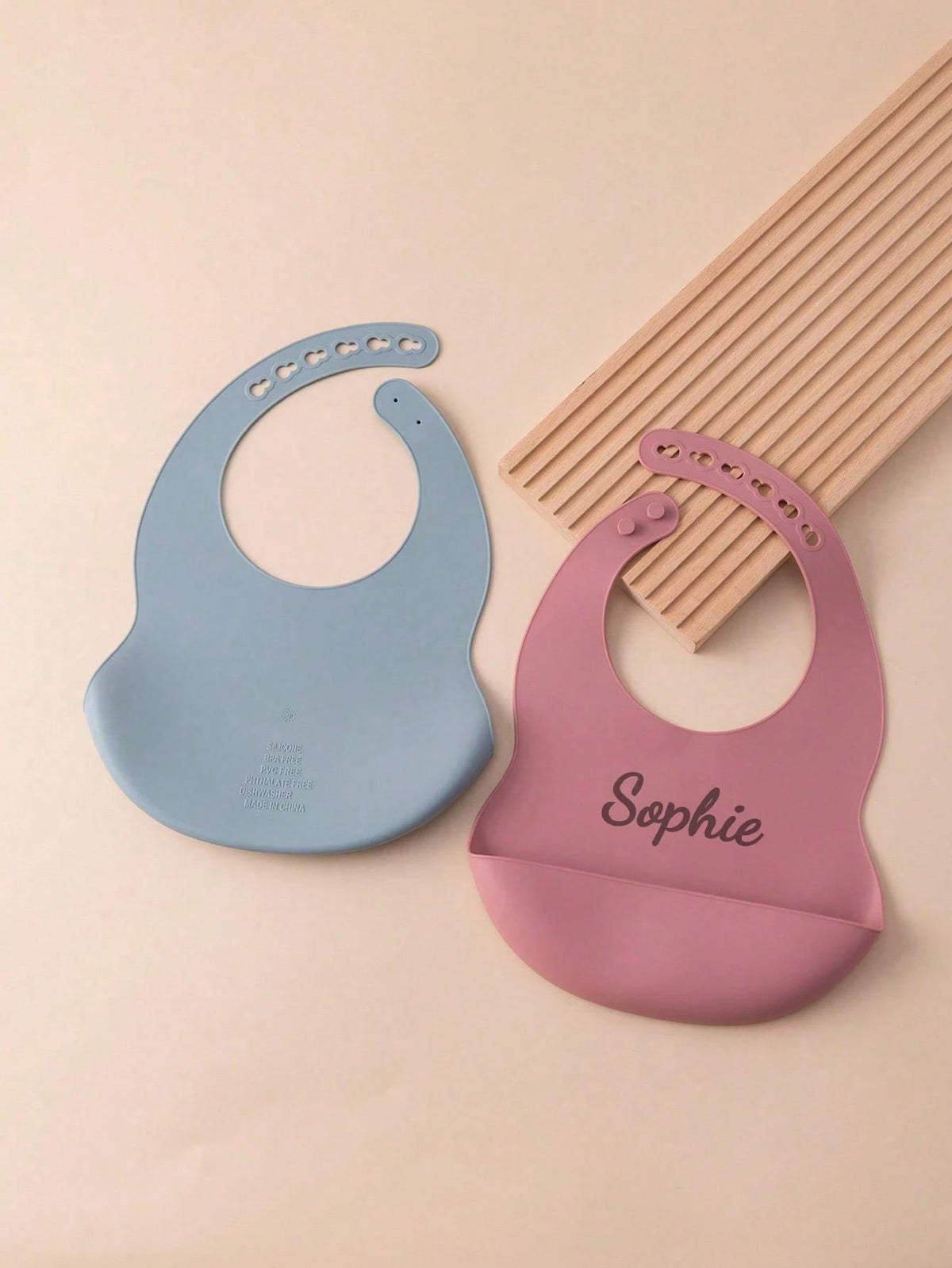 1pc Personalized Name Baby Silicone Bibs, Solid Color Portable Adjustable Waterproof Bibs, Print On Demand Baby Feeding Essentials, Baby Shower Gift