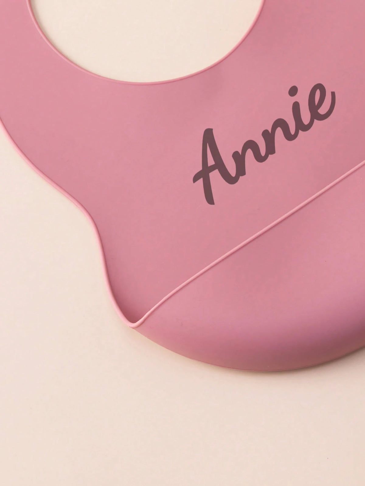 1pc Personalized Name Baby Silicone Bibs, Solid Color Portable Adjustable Waterproof Bibs, Print On Demand Baby Feeding Essentials, Baby Shower Gift