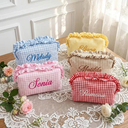 1pc Personalized Plaid Embroidered Makeup Bag, Ruffle Trim Design, Customized Name Print, Multi-Functional Storage, Zipper Closure, Sweet Minimalist Style, Makeup Storage Bag/Toiletry Bag, Suitable Fo