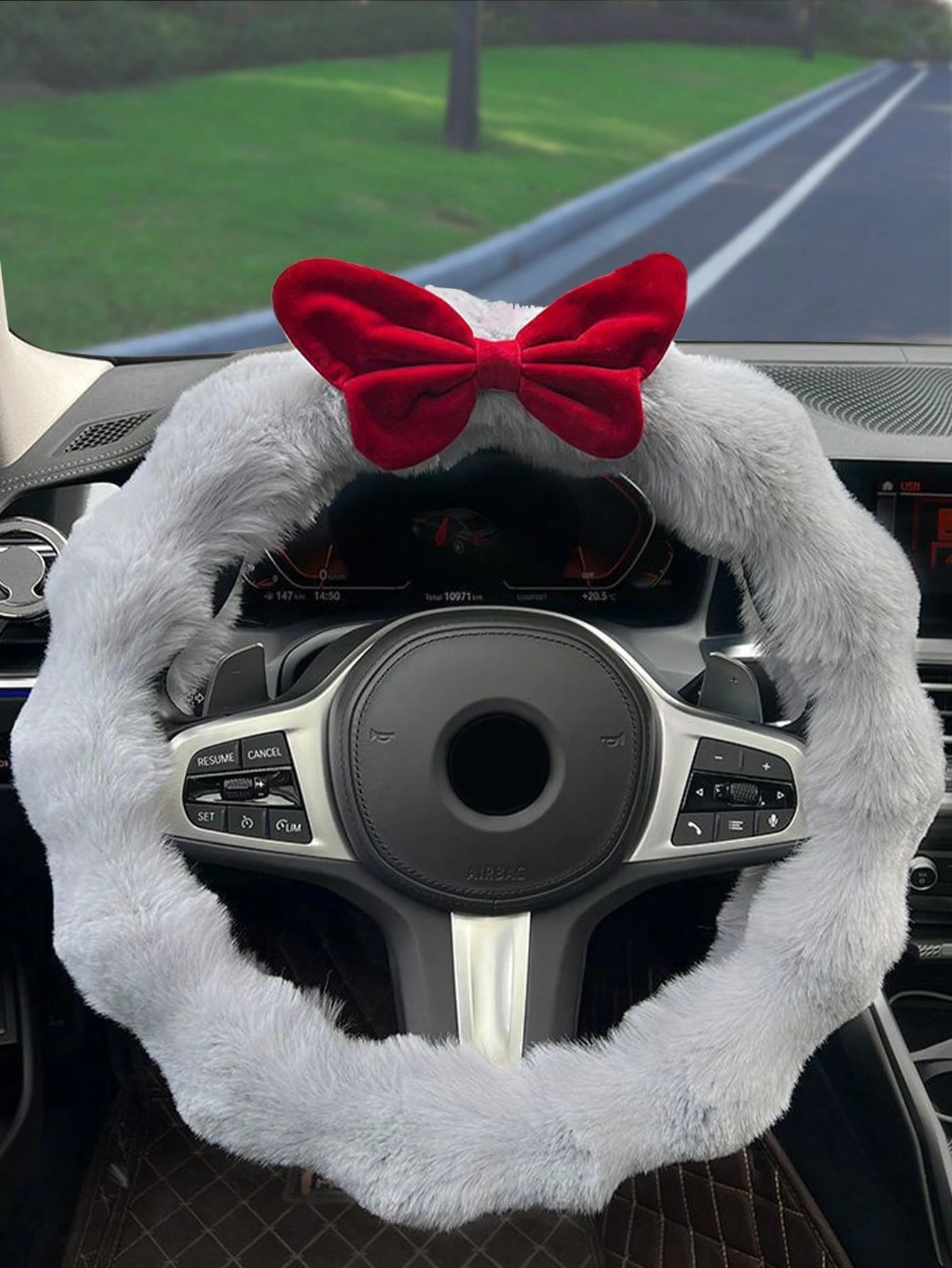 1pc Plush Steering Wheel Cover, Cute & Elegant Design For Women, Warm For Autumn/Winter