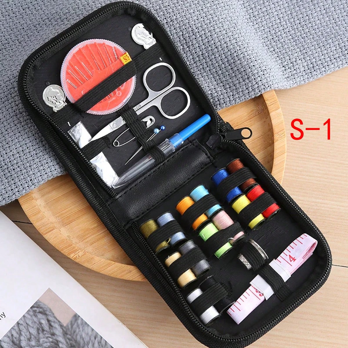 1pc Portable Sewing Kit, Household Sewing Tool Set With Thread Box, Needles, Sewing Accessories (Random Color)