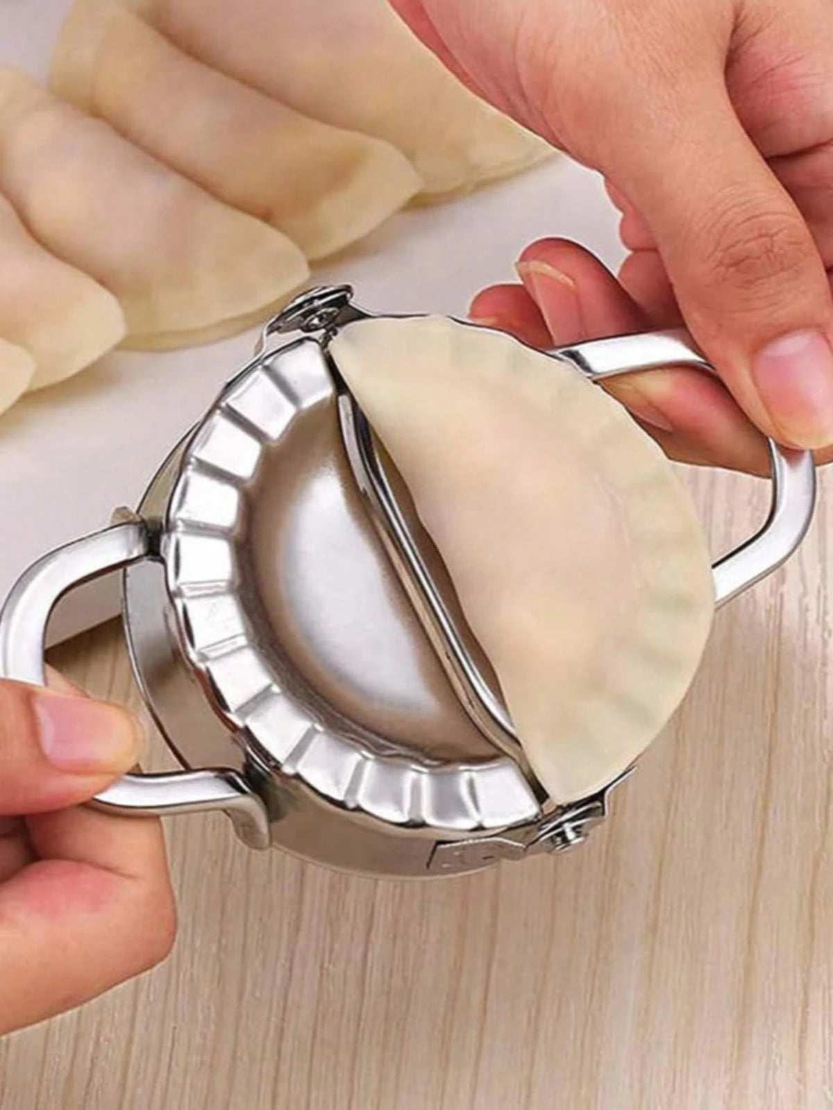 1pc Stainless Steel Dumpling Maker, Dumpling Skin Cutter, Handmade Dumpling Packaging Tool, Meat Filling Cake Rolling Pin, Dough Cutting And Shaping Tool, Baking Kitchen Helper, Suitable For Making Du