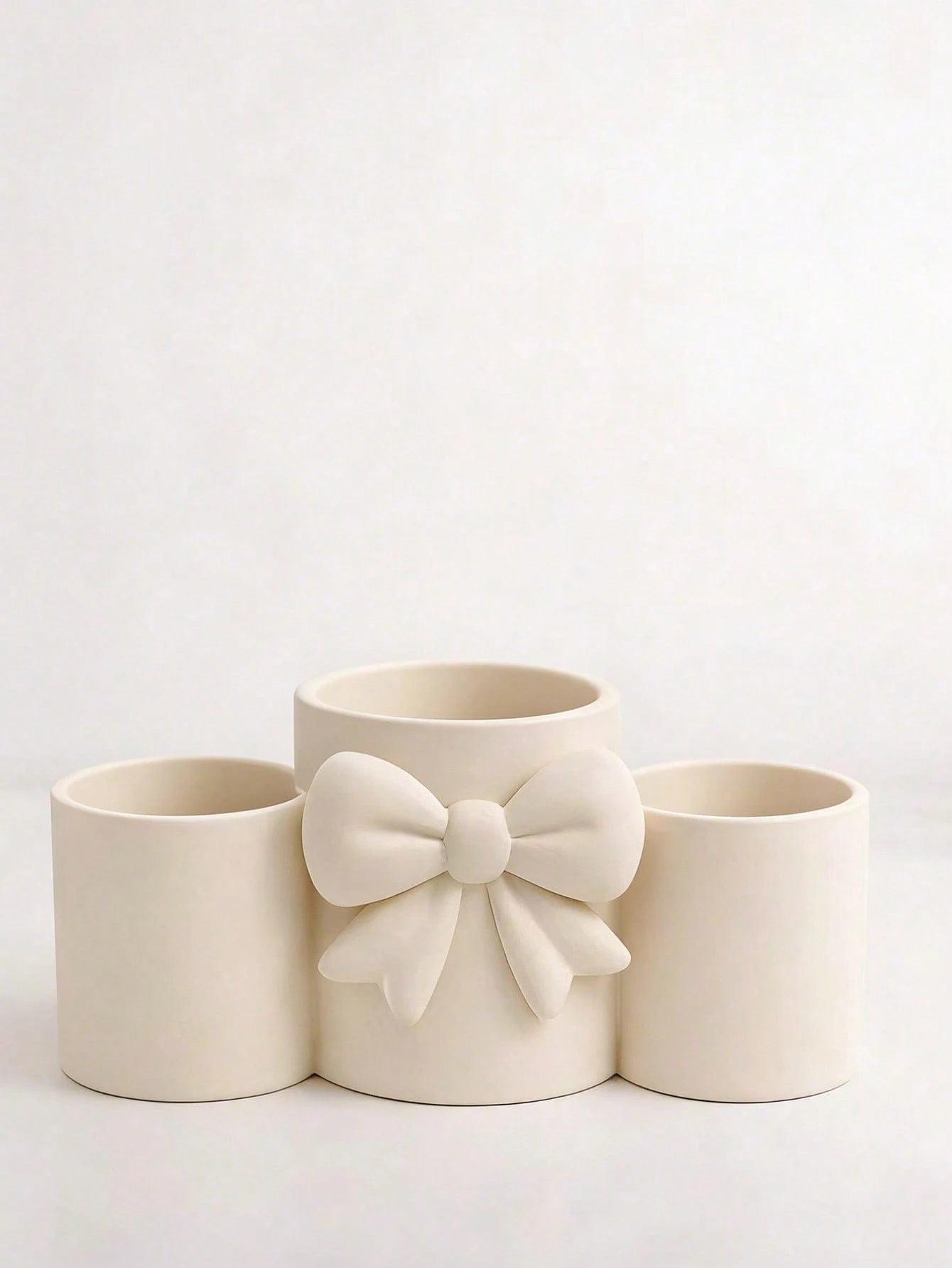 1pc Sweet Bow Single Compartment Makeup Brush Holder, Cream Style Desktop Cosmetic Storage Box, Pen Holder Storage, Easy Access, High Aesthetic Decorative