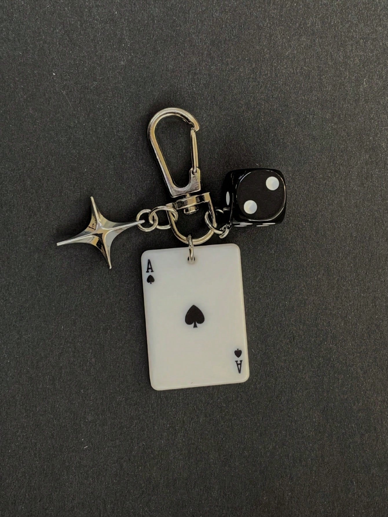 1pc Unisex New Creative Cartoon Dice Keychain Acrylic Playing Card Pendant Fashion Personalized Bag Charm Backpack Decor Keychain For Bag Car Accessories For Women
