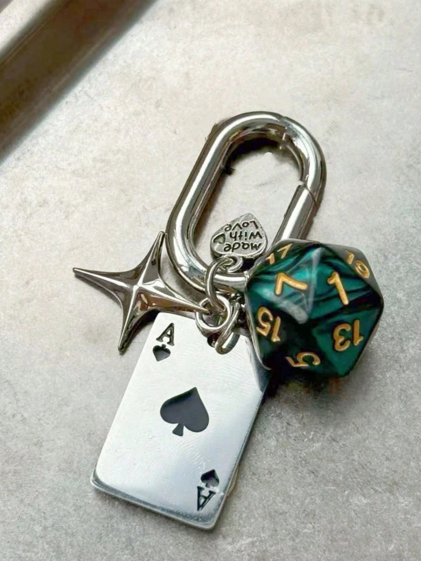 1pc Unisex New Creative Cartoon Dice Keychain Acrylic Playing Card Pendant Fashion Personalized Bag Charm Backpack Decor Keychain For Bag Car Accessories For Women