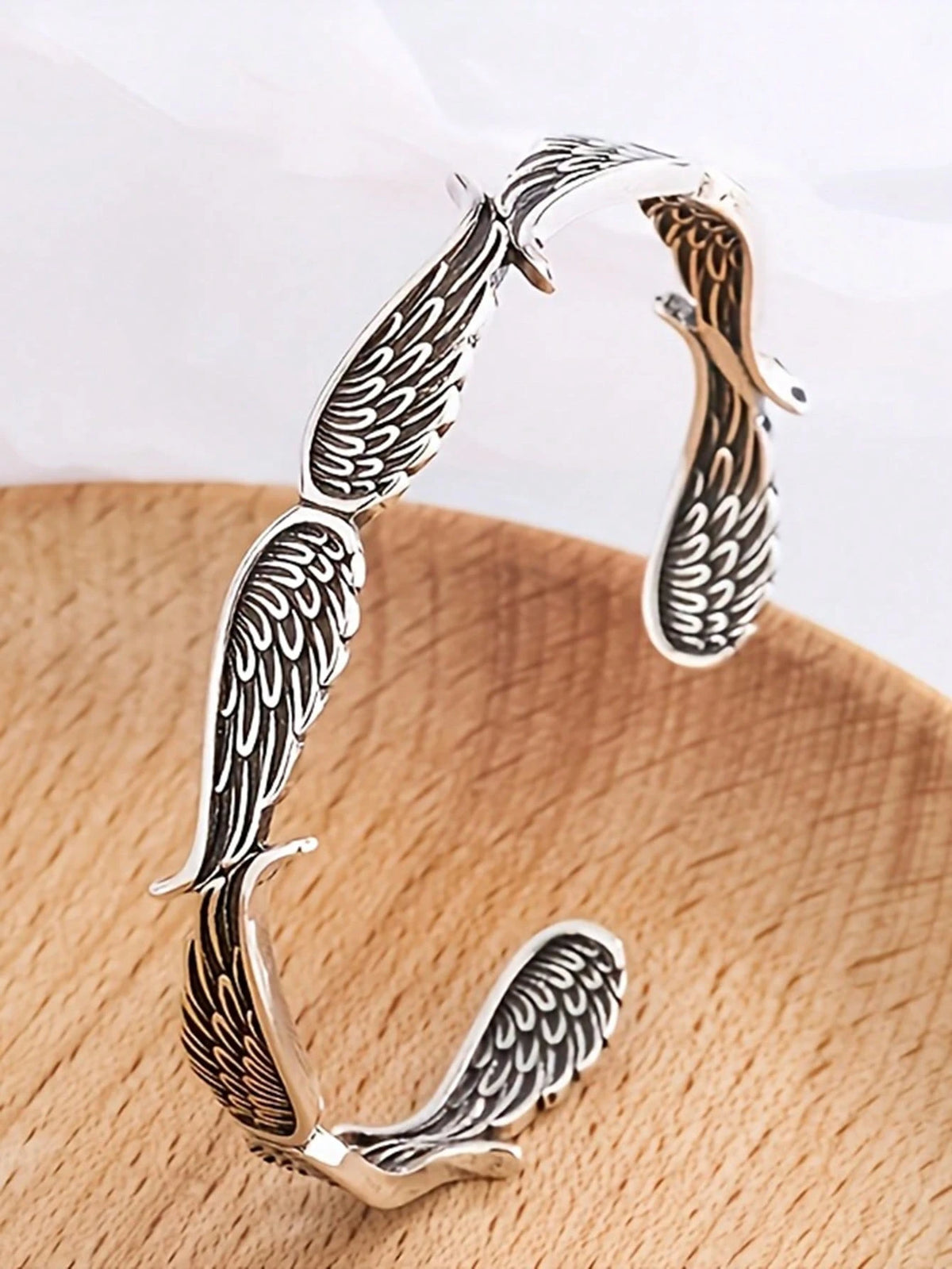 1pc Vintage Classic Adjustable Angel Wings Bangle For Men, Fashionable Casual Feather Design Jewelry Bracelet, Suitable For Men's Daily Wear
