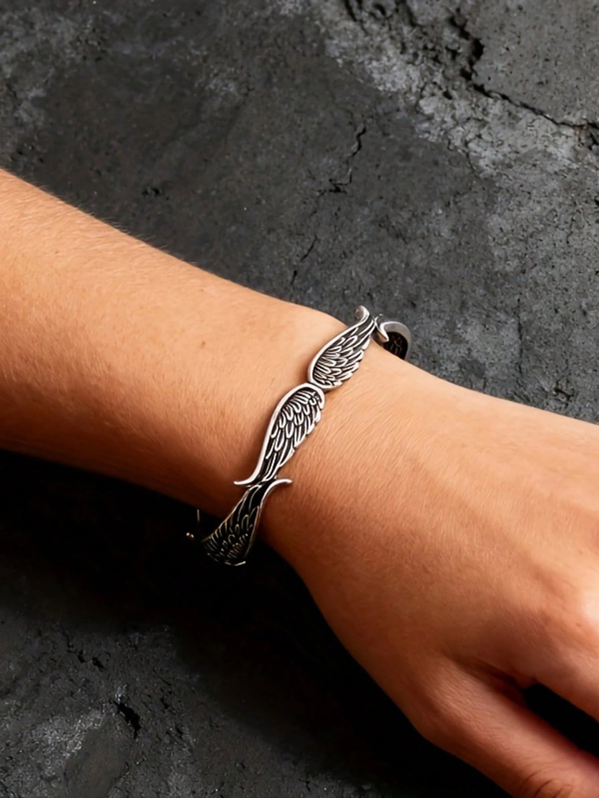 1pc Vintage Classic Adjustable Angel Wings Bangle For Men, Fashionable Casual Feather Design Jewelry Bracelet, Suitable For Men's Daily Wear