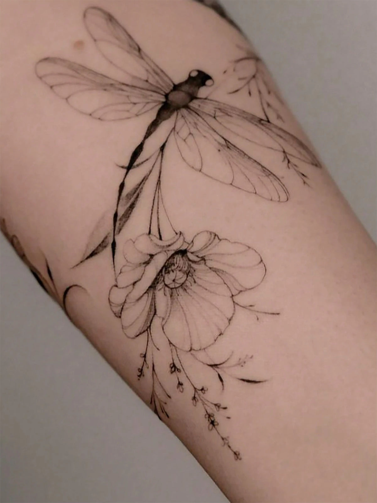 1pc Washable Temporary Tattoo Sticker, PVC Dragonfly & Floral Pattern, Waterproof & Sweat Proof, Suitable For Daily Use By Followers