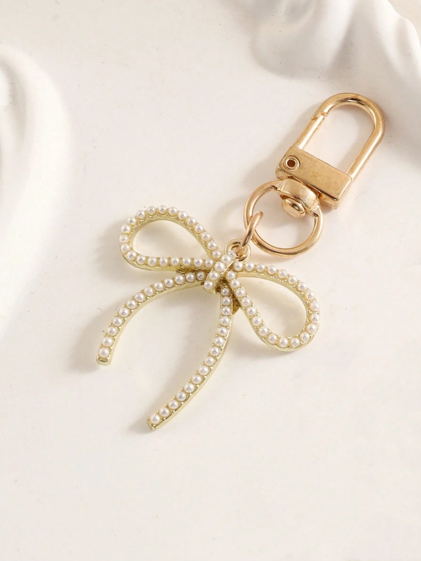 1pc Women's INS Style Faux Pearl Bow Keychain Elegant Charm Accessory For Bags Phones Car Accessories For Women Keychain For Bag
