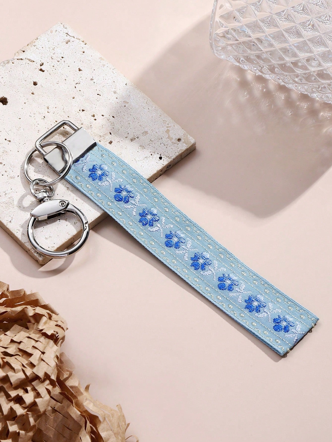 1pc Zinc Alloy Keychain, Wrist Keychain, Blue And White Silver Wire Print Woven Strap Keychain, Women's Car Keychain, Women's Exquisite Bag Charm Keychain, Women's Fashion Woven Strap Keychain, Univer