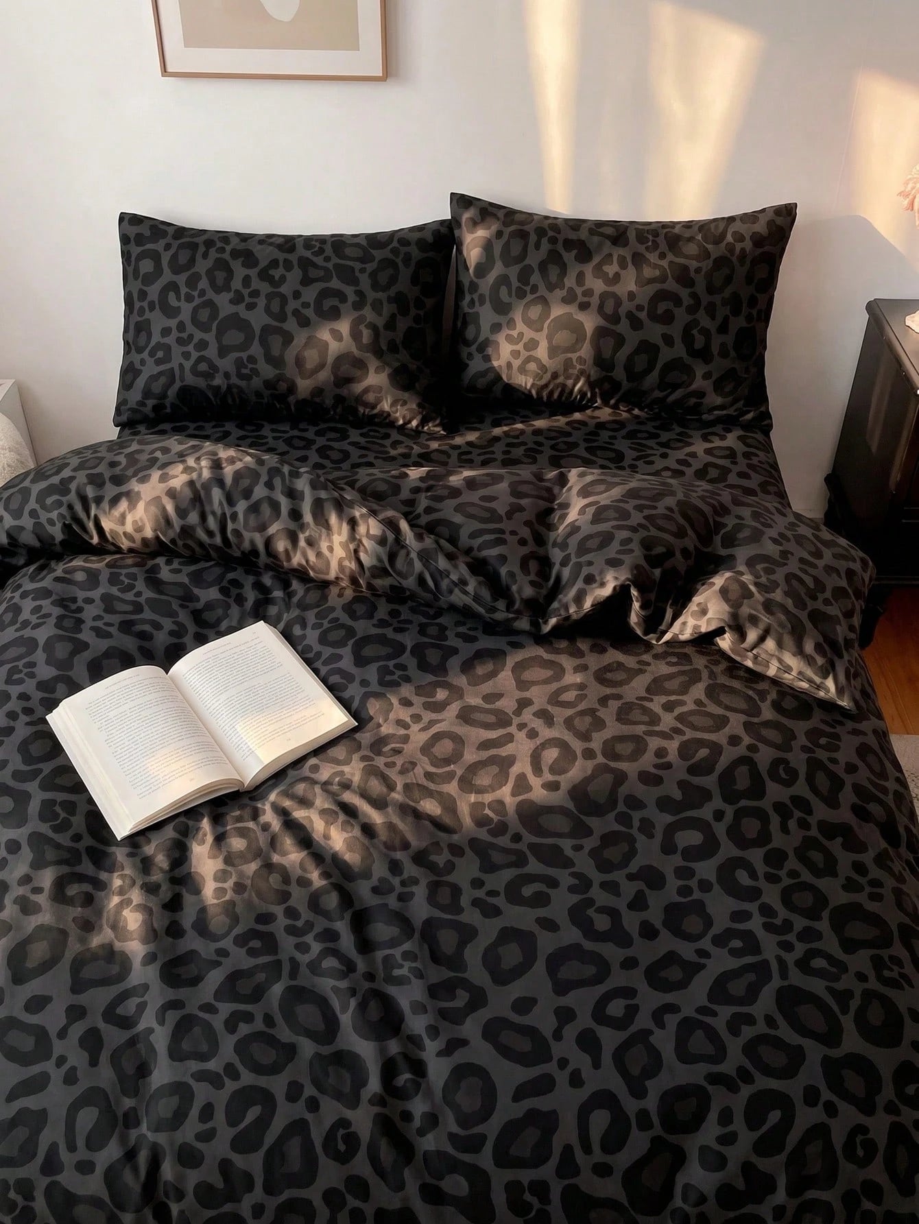 2/3Pcs Ins Style Fashion Black Dark Grey Leopard Print Duvet Cover Set, No Comforter Filler, Ultra Soft Breathable All Season Bedding, 1 Duvet Cover With 1/2 Pillowcases, Two Tone Design, Machine Wash