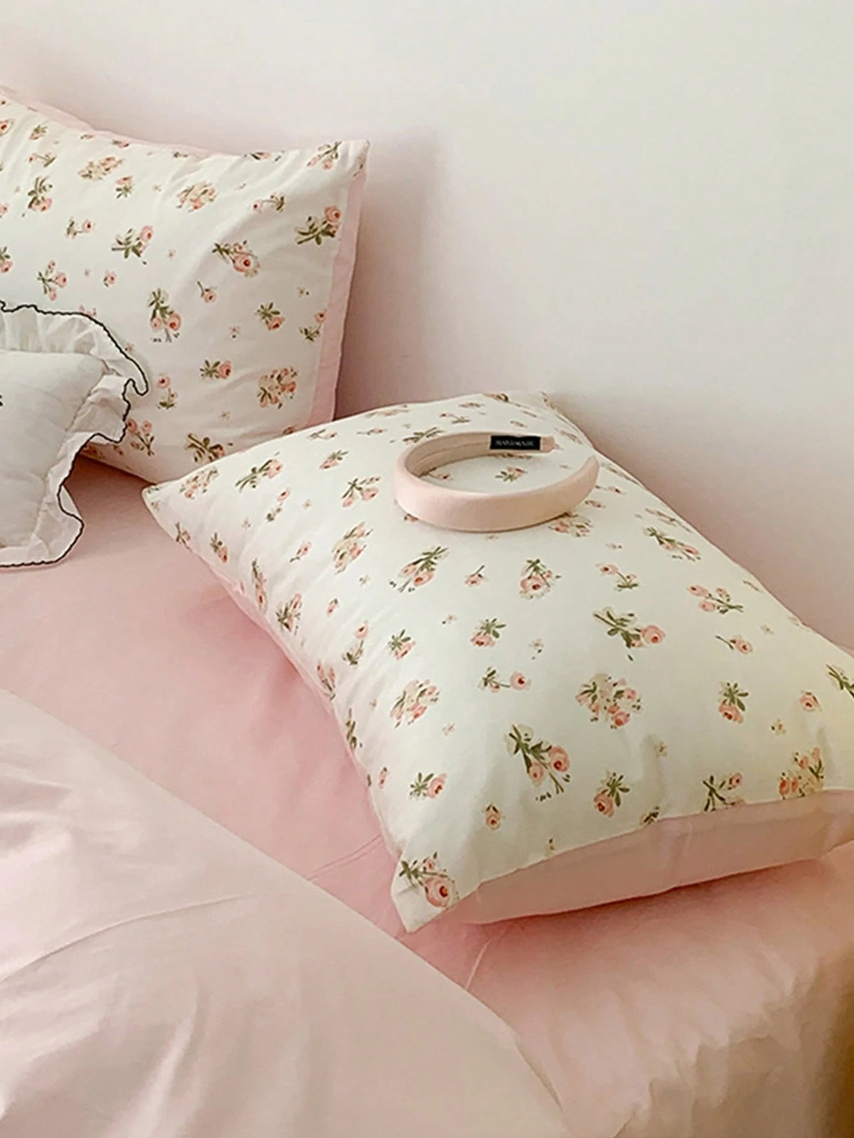 2/3pcs Pink Floral Duvet Cover Set, Bedding, Ultra Soft Skin-Friendly Duvet Cover, Suitable For Dormitory, Washable Duvet Cover, Ditsy Floral Pattern Duvet Cover Set, Without Duvet Insert, Suitable Fo