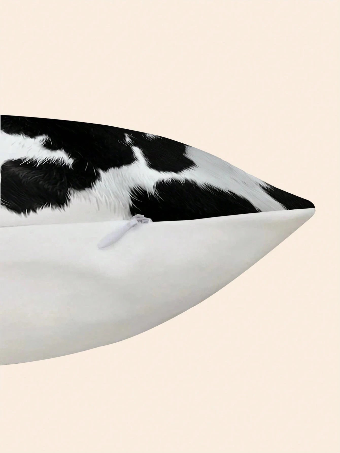 2 Pcs Cow Print Throw Pillow Covers Black And White Faux Fur Style Super Soft Pillowcases Farmhouse Pillow Covers Daily Decoration Home Square Sofa Living Room Bedroom Bed Couch Chair Cushion Covers I