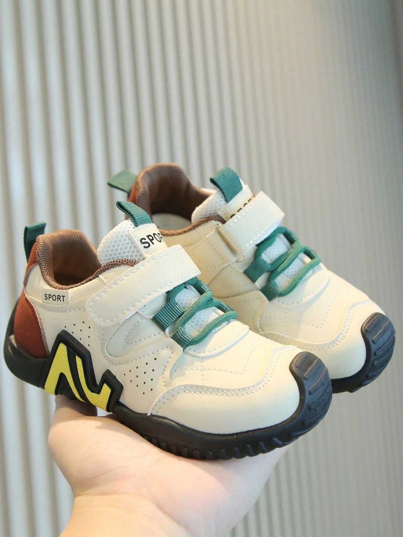 2026 Spring/Autumn New Children's Sports Shoes, Girls' Casual Sneakers, Infant Soft Bottom Running Shoes