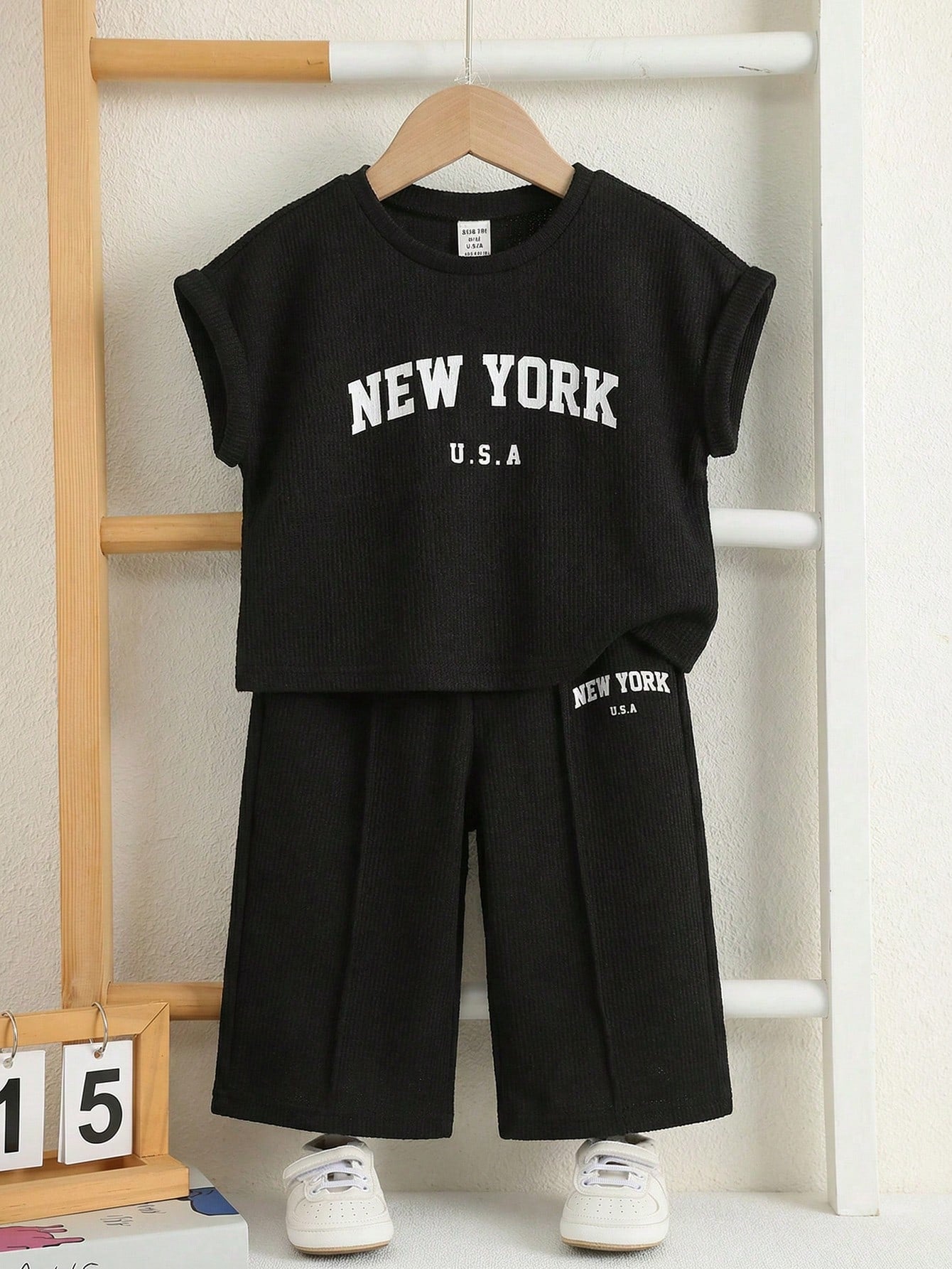 2pcs Baby Boy Apricot,Summer,Casual,City Break Knit Floral Yarn Pit Stripe Loose T-Shirt&Pants Set,Japanese Korean Style For School,Sports,Vacation