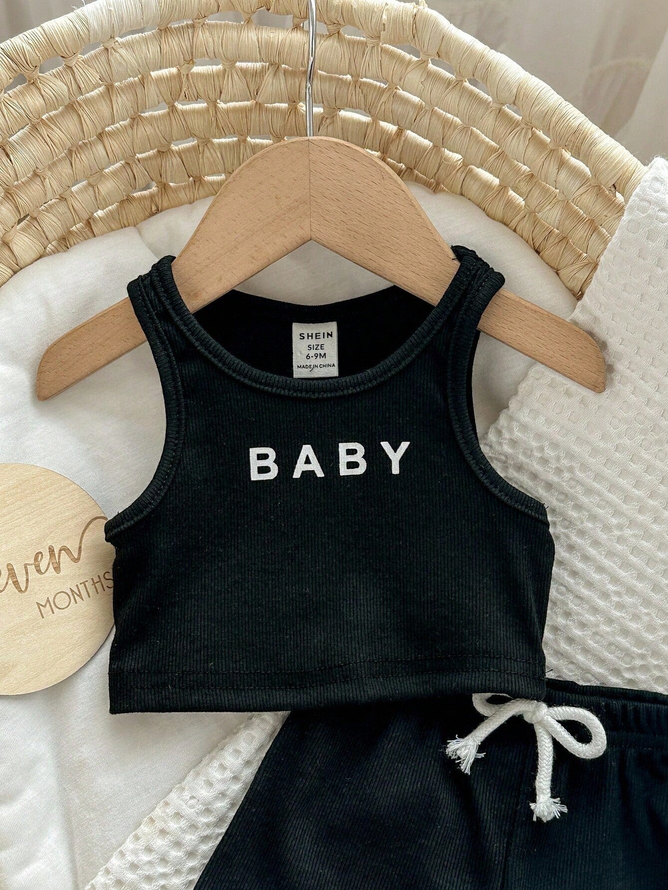 2pcs Baby Girl Blue And White Stripe Knitted Floral Sleeveless Top And Elastic Waist Shorts Set,Cute,Summer,Vacation Casual Outfit Home Wear