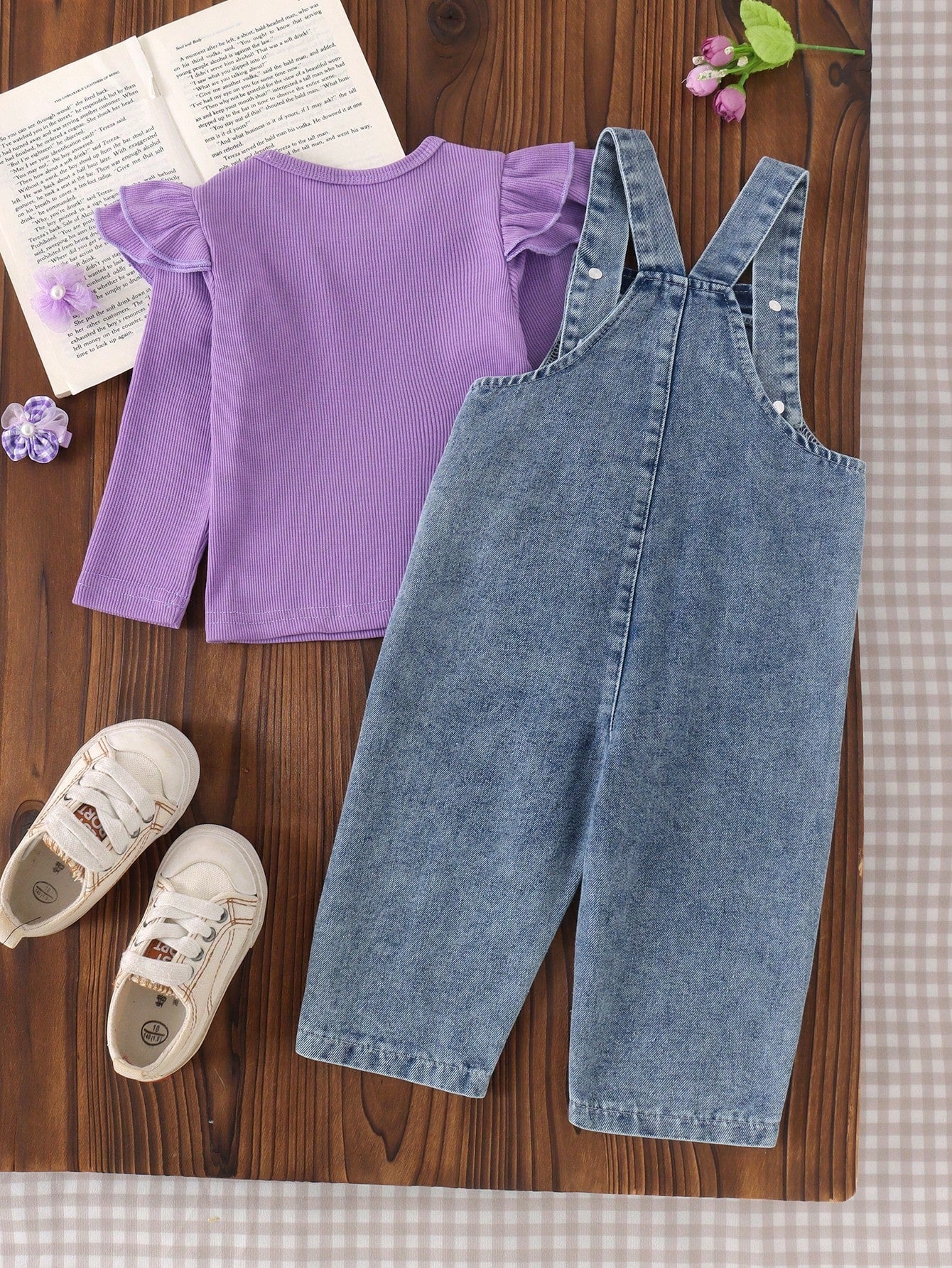 2pcs Baby Girl Casual Sweet Cool Purple Flutter Sleeve Top & Embroidered Denim Overalls Set, Thin Spring/Autumn